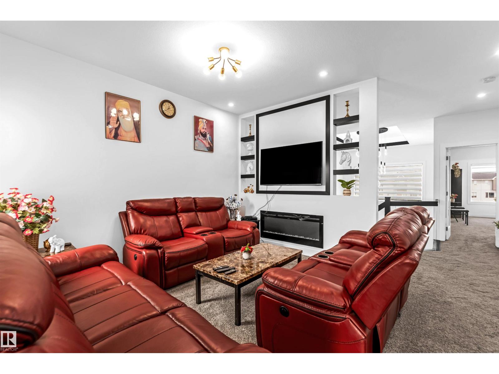 15518 13a Av Sw, Edmonton, Alberta