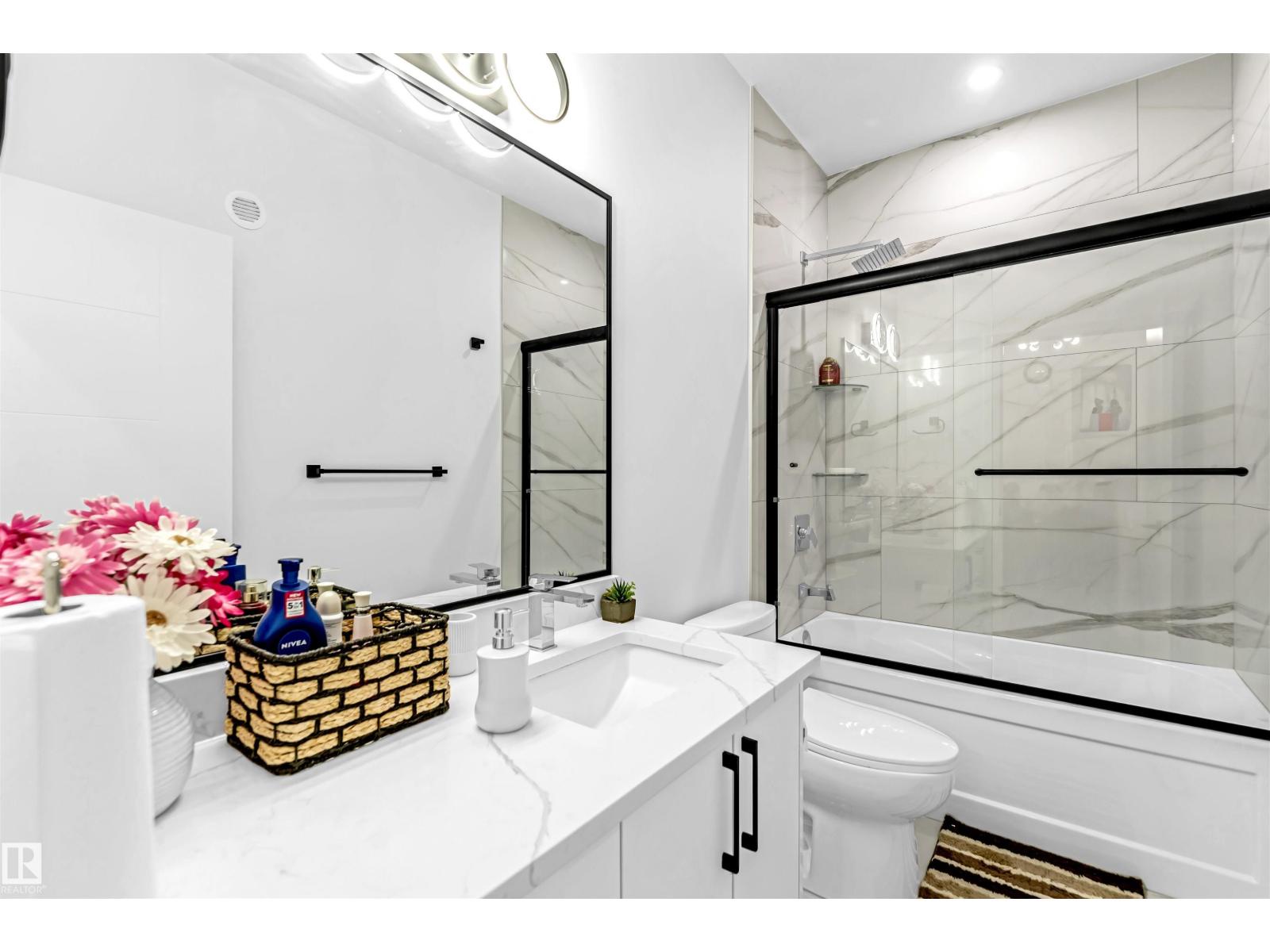 15518 13a Av Sw, Edmonton, Alberta