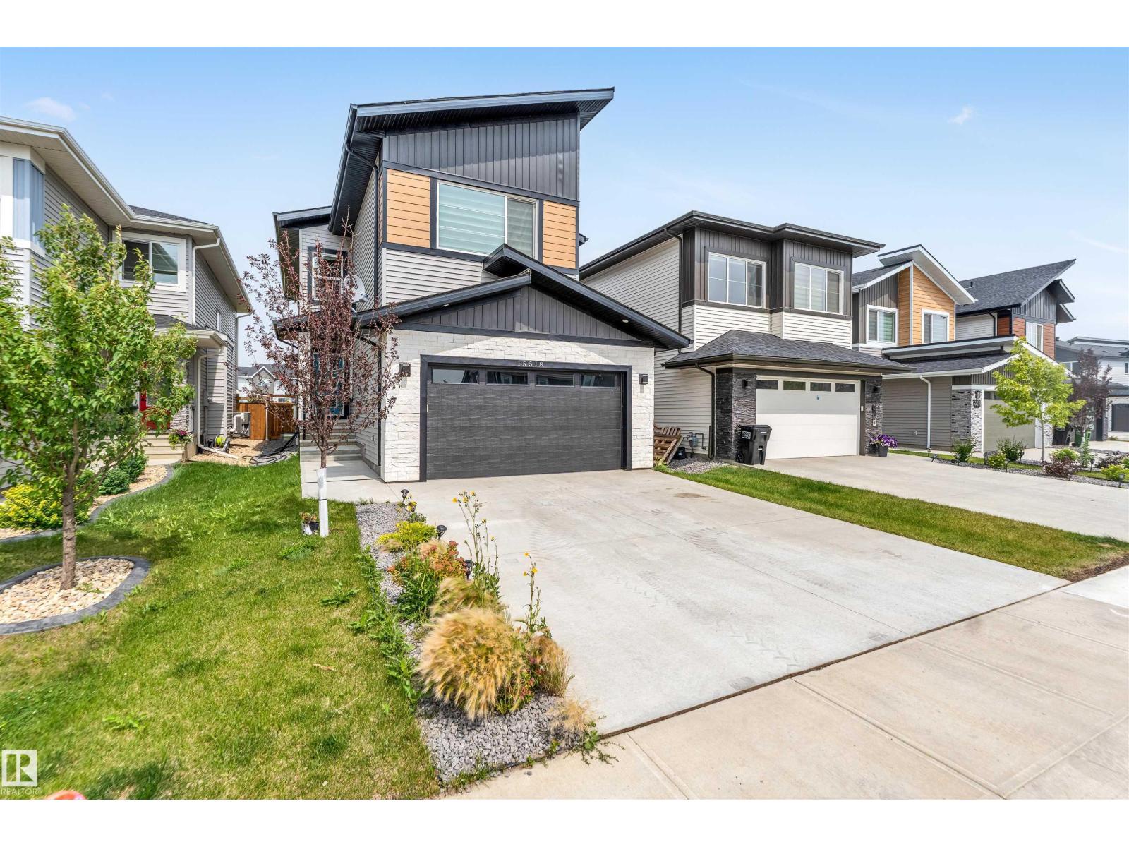 15518 13a Av Sw, Edmonton, Alberta