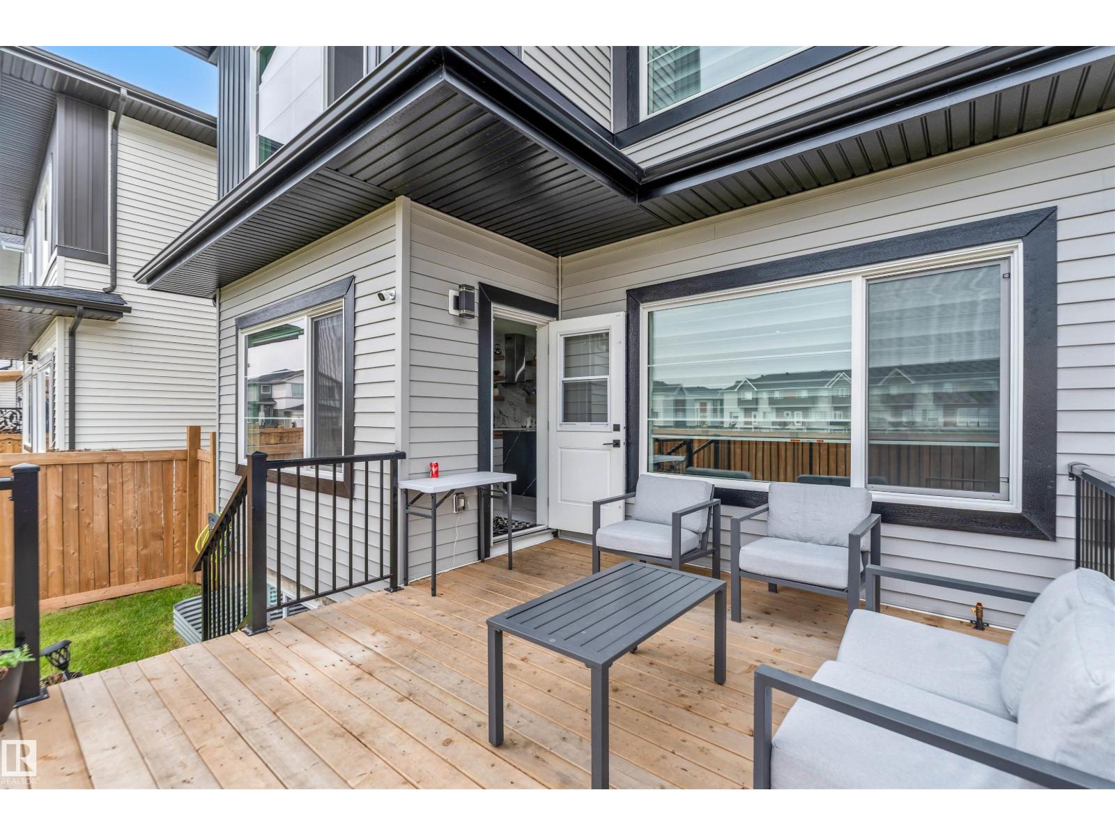 15518 13a Av Sw, Edmonton, Alberta