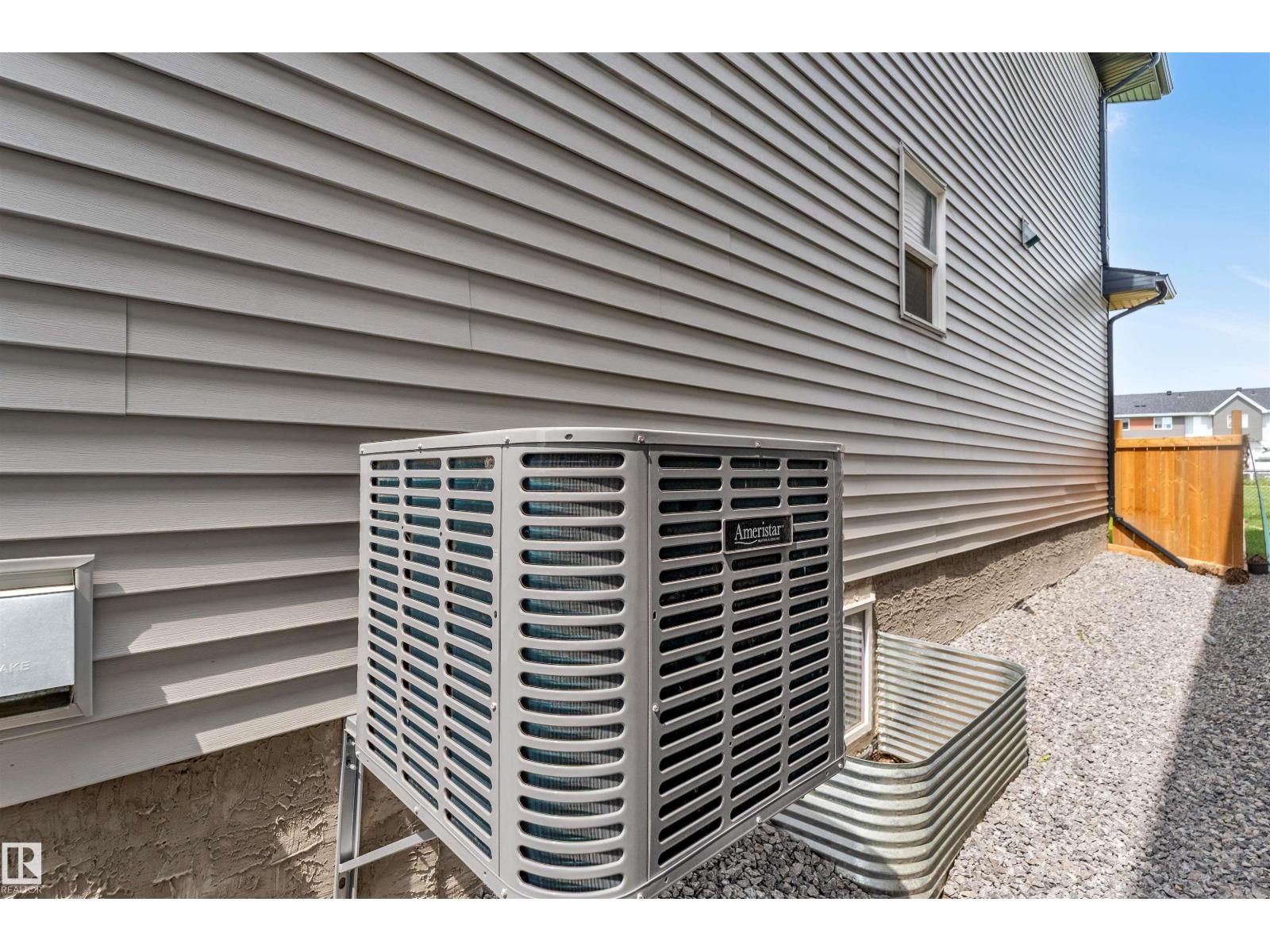 15518 13a Av Sw, Edmonton, Alberta