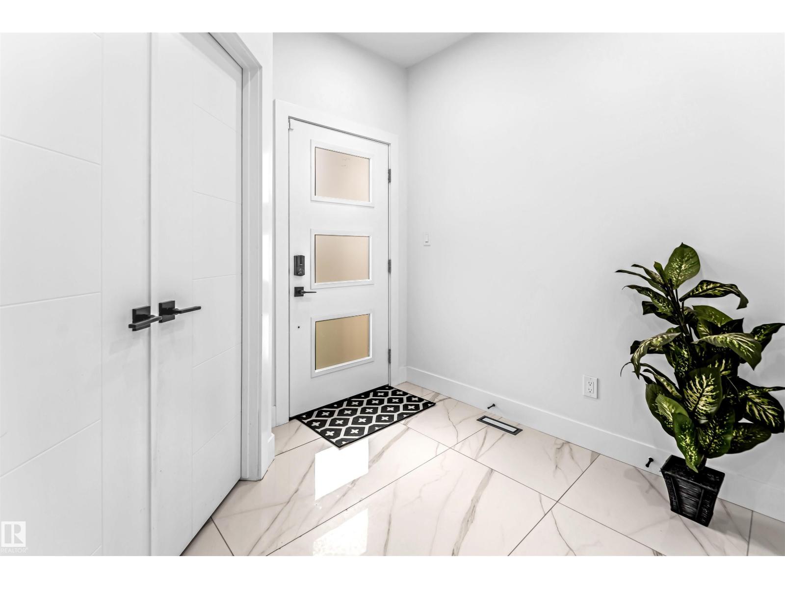 15518 13a Av Sw, Edmonton, Alberta