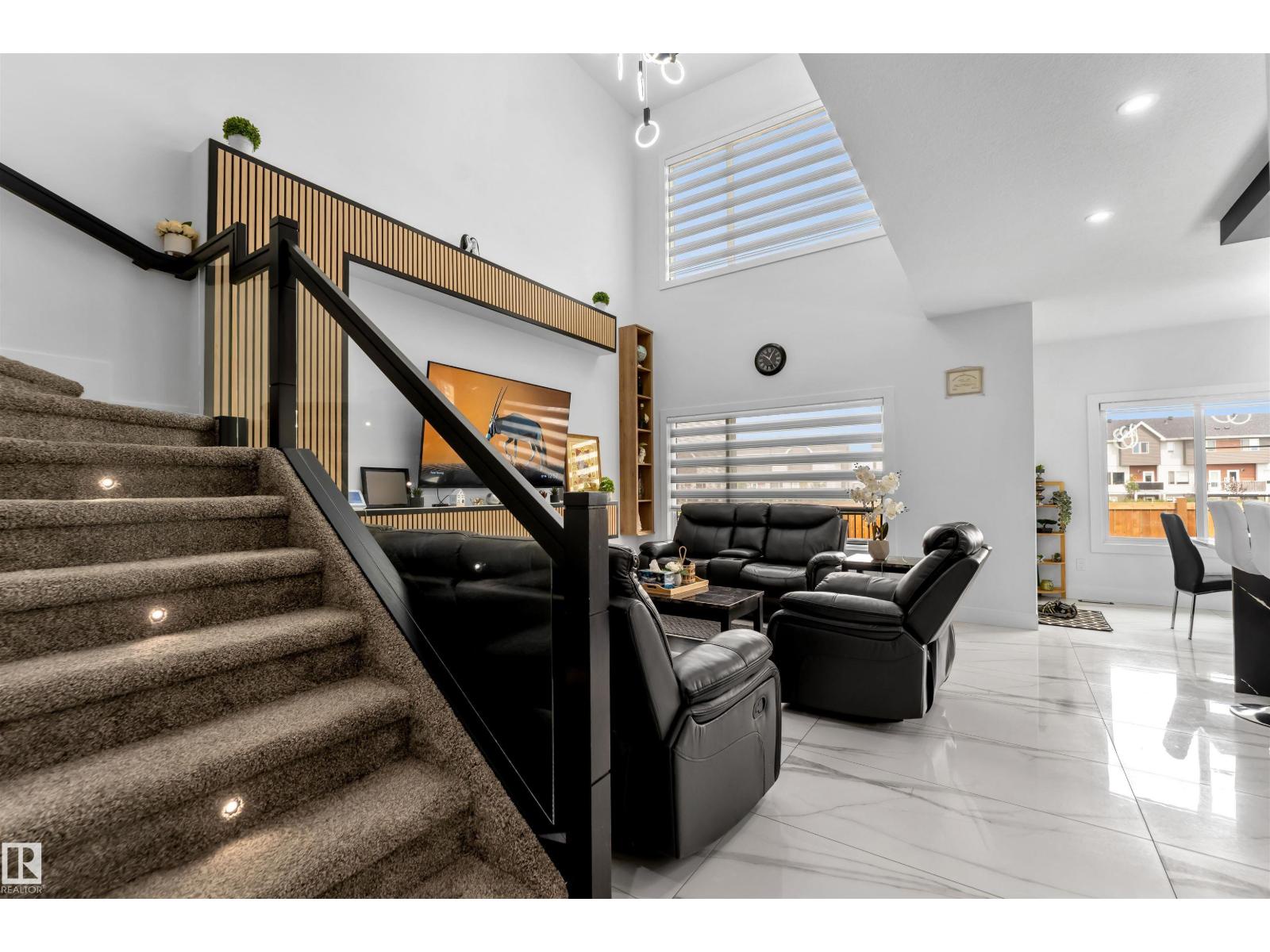 15518 13a Av Sw, Edmonton, Alberta