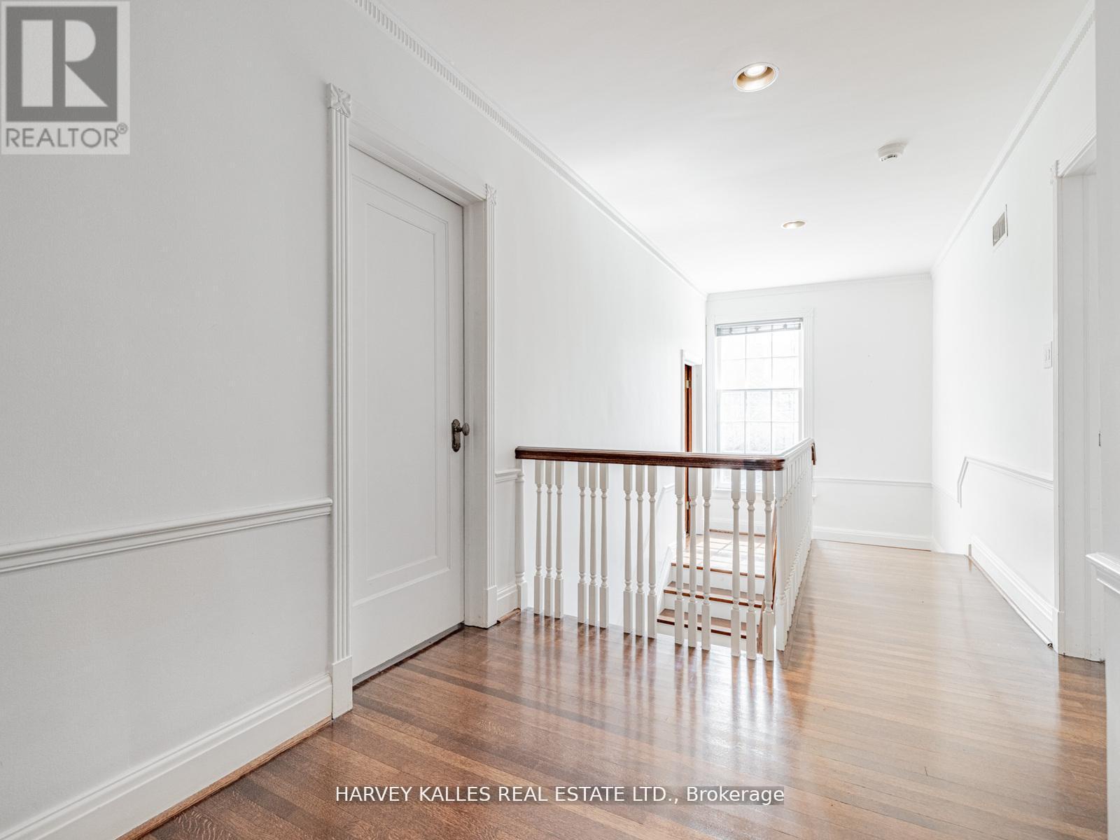 2 Silverwood Avenue, Toronto (forest Hill South), Ontario