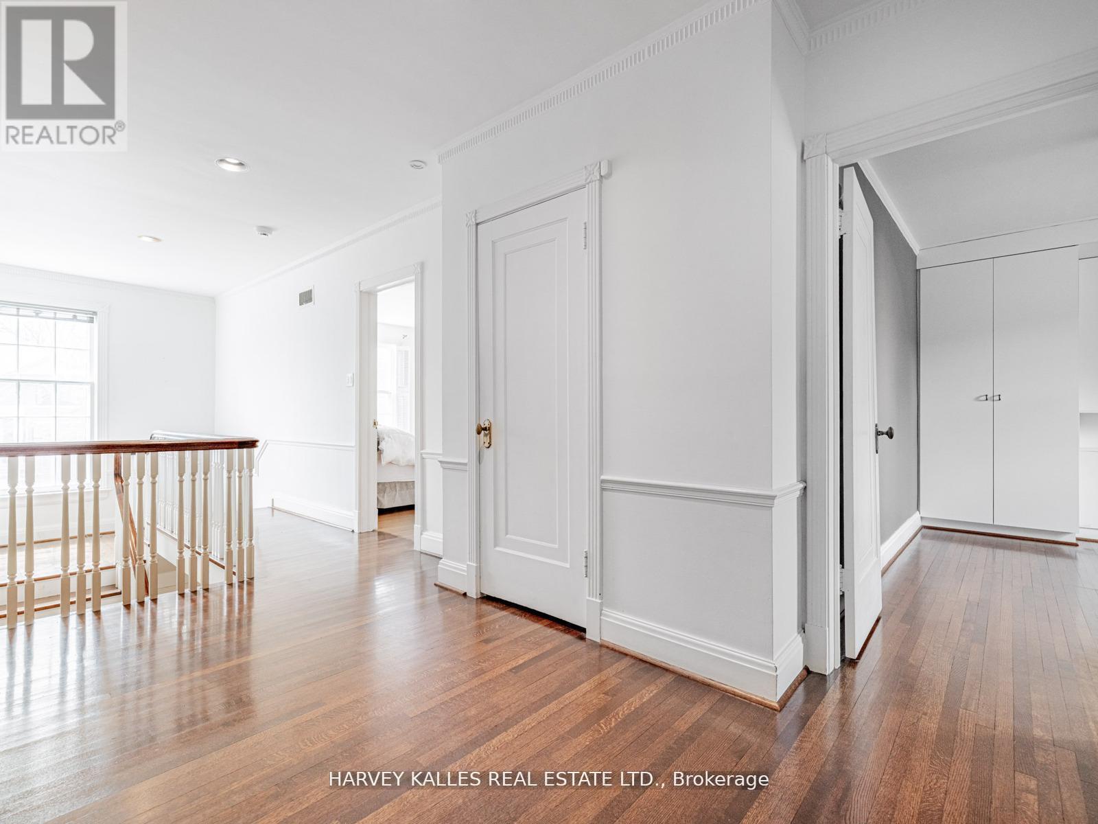 2 Silverwood Avenue, Toronto (forest Hill South), Ontario