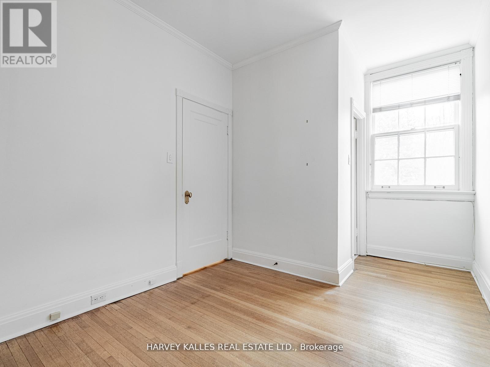 2 Silverwood Avenue, Toronto (forest Hill South), Ontario