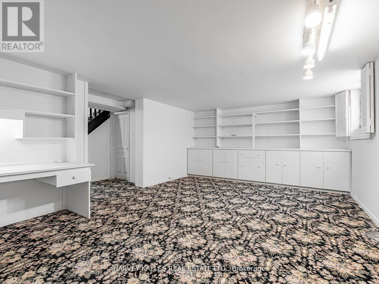 2 Silverwood Avenue, Toronto (forest Hill South), Ontario