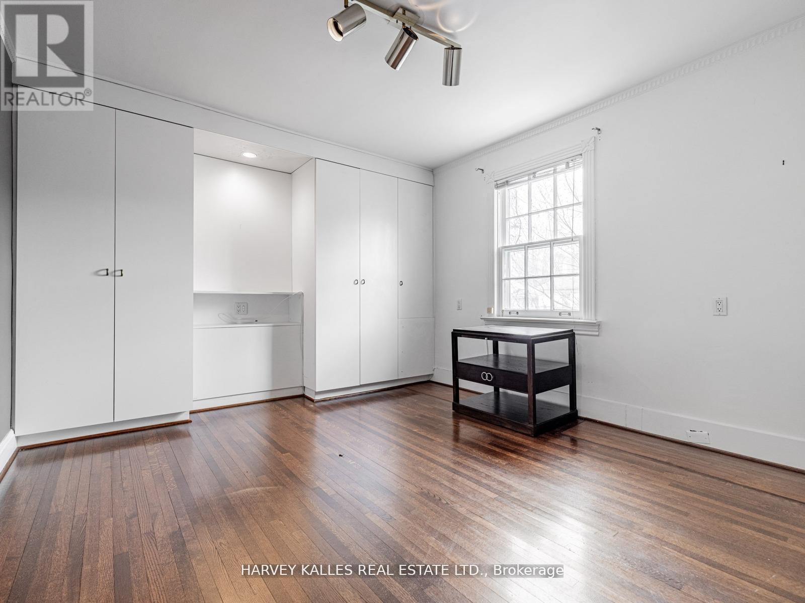 2 Silverwood Avenue, Toronto (forest Hill South), Ontario