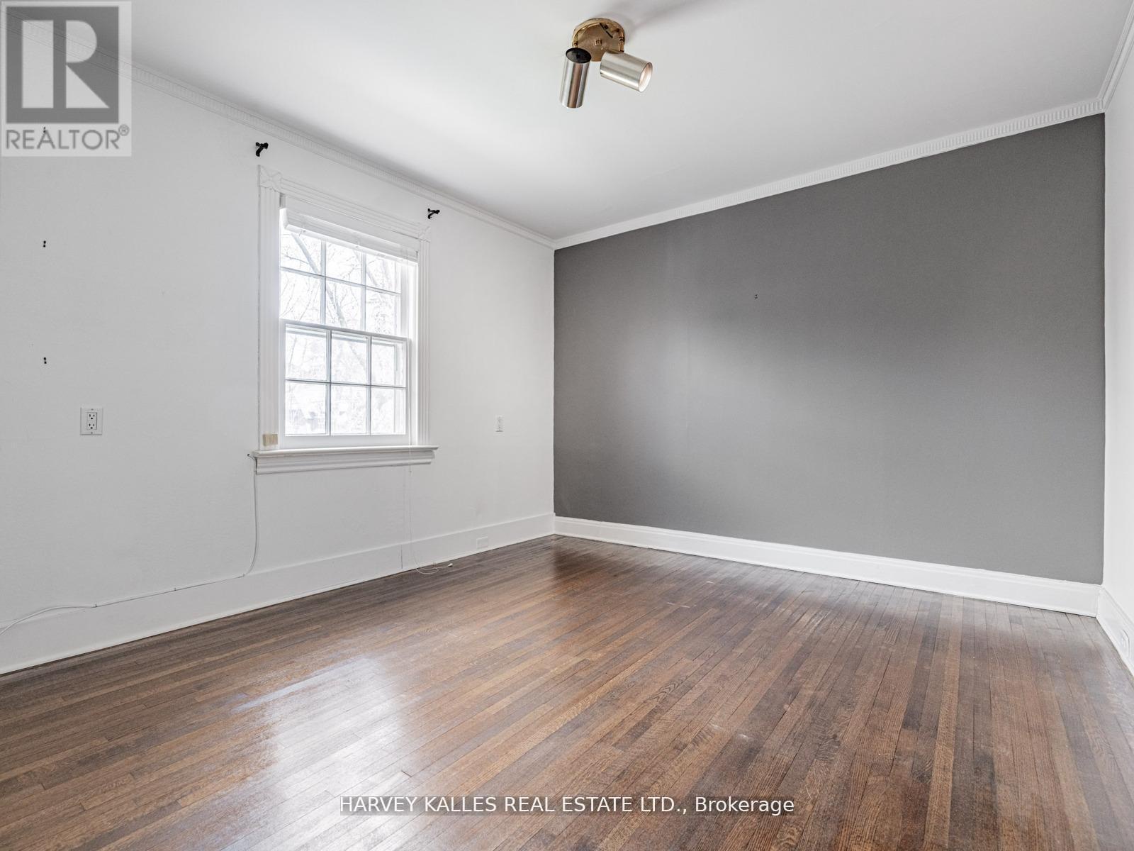 2 Silverwood Avenue, Toronto (forest Hill South), Ontario