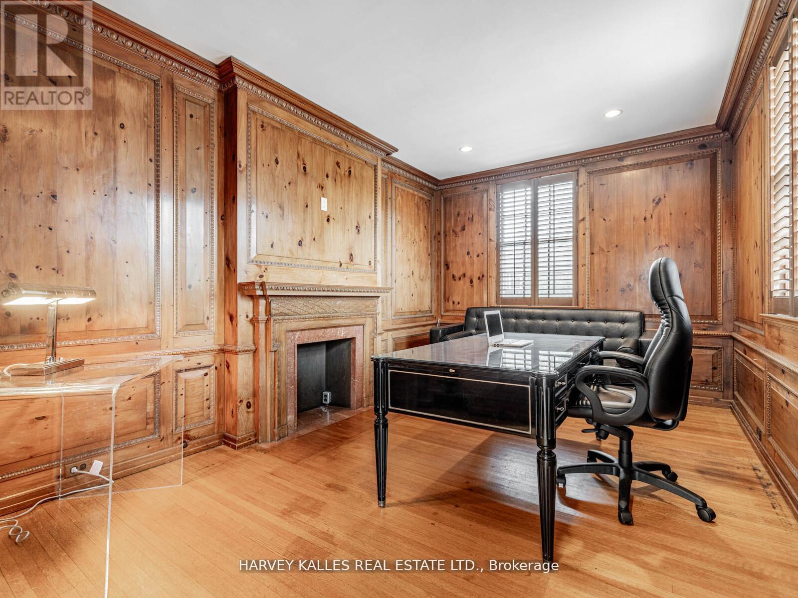 2 Silverwood Avenue, Toronto (forest Hill South), Ontario