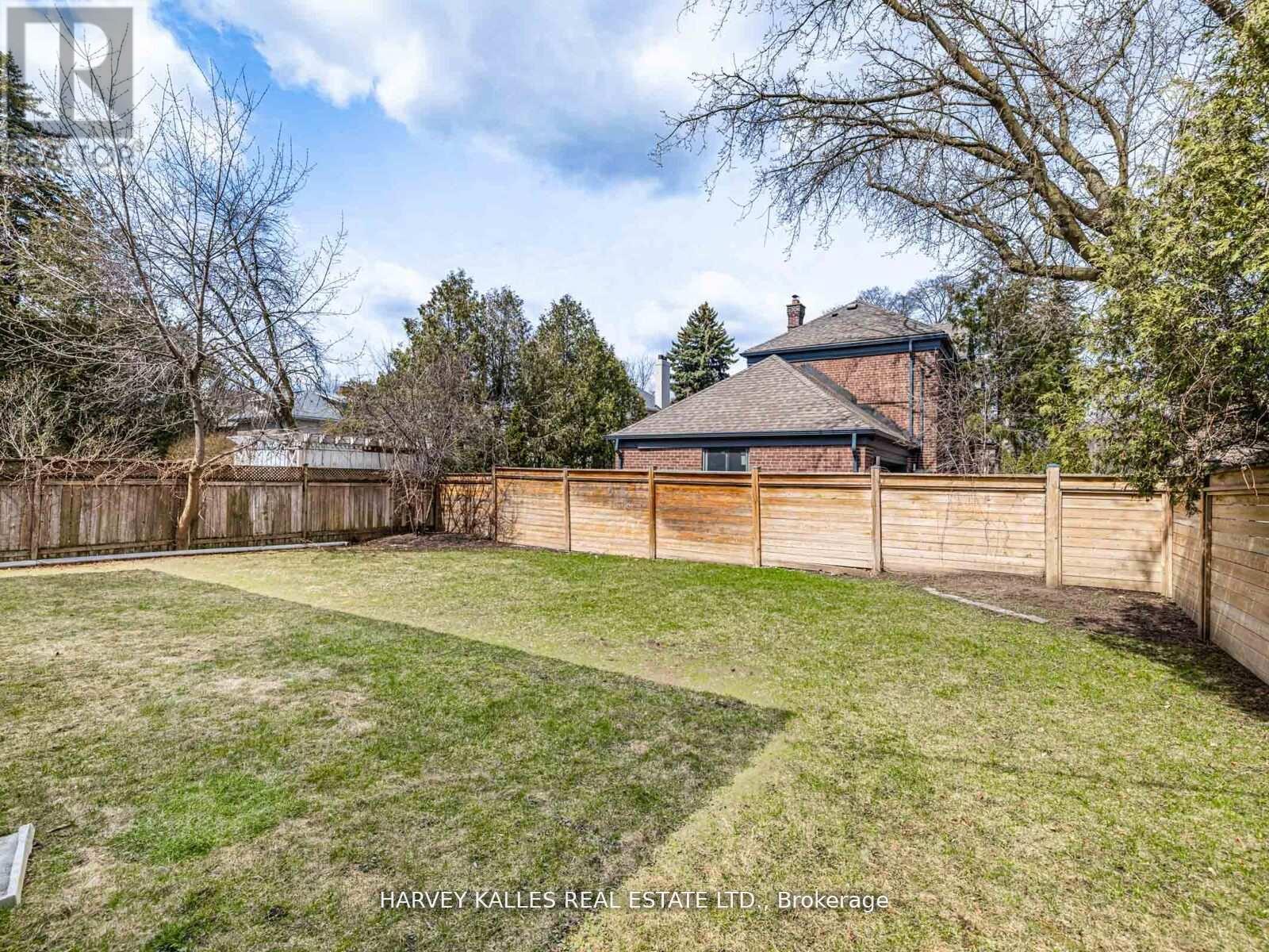 2 Silverwood Avenue, Toronto (forest Hill South), Ontario