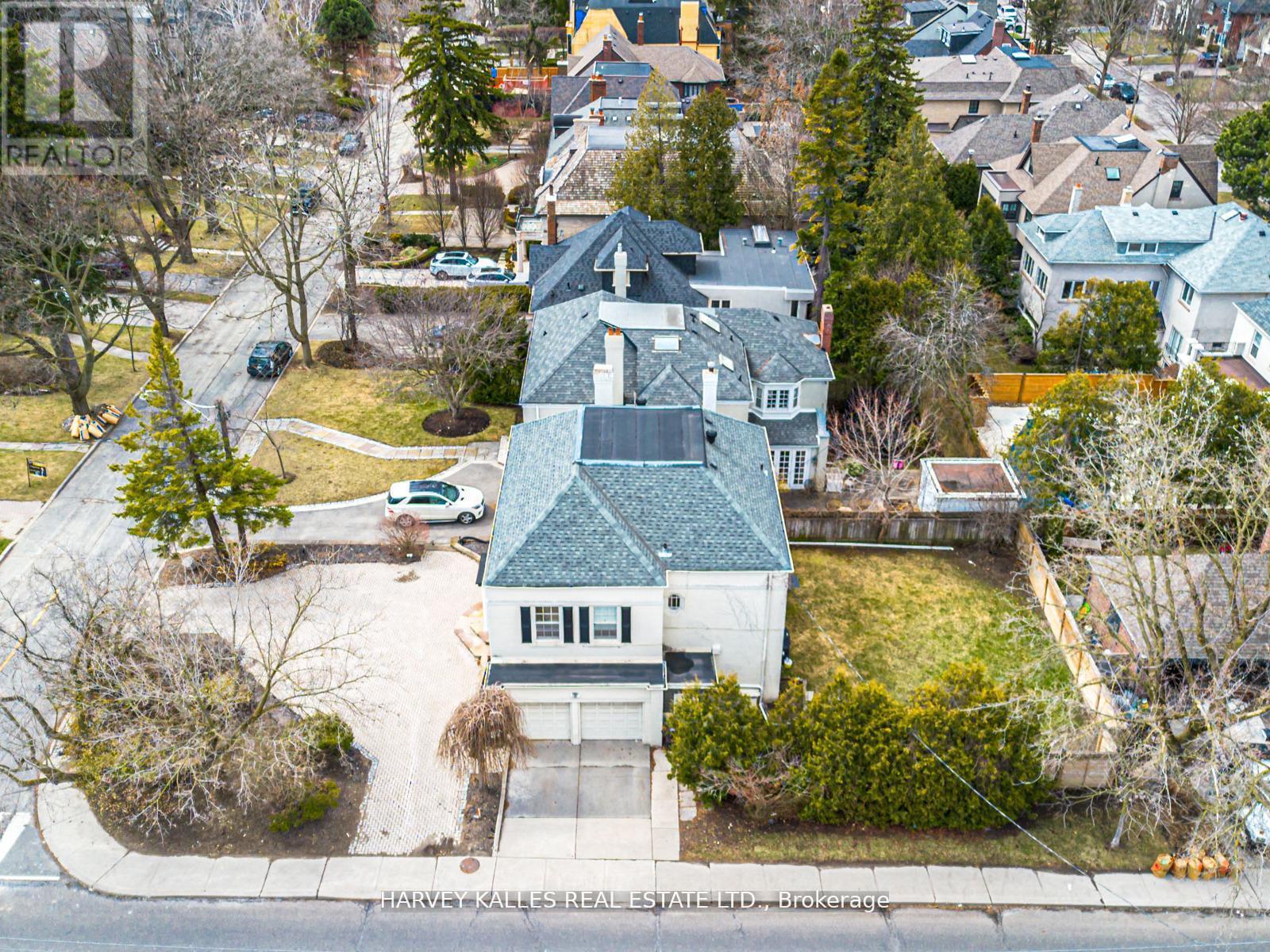 2 Silverwood Avenue, Toronto (forest Hill South), Ontario
