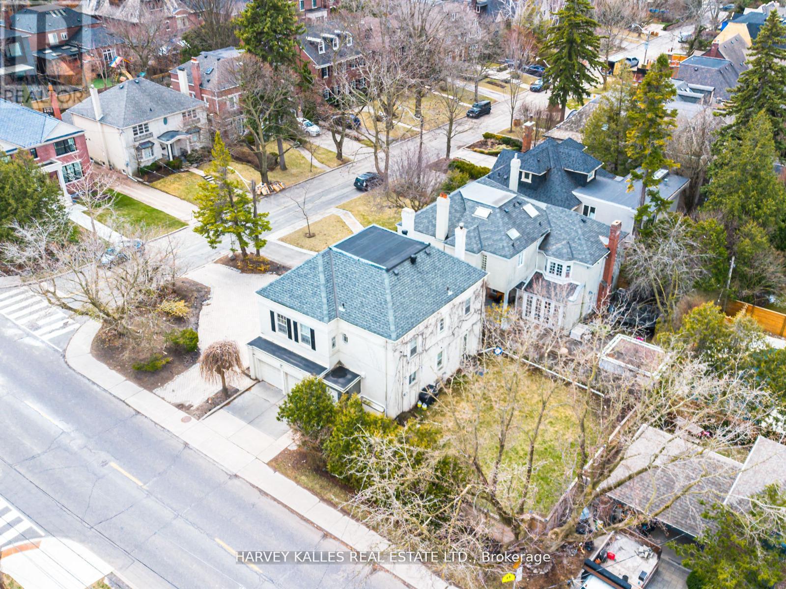 2 Silverwood Avenue, Toronto (forest Hill South), Ontario