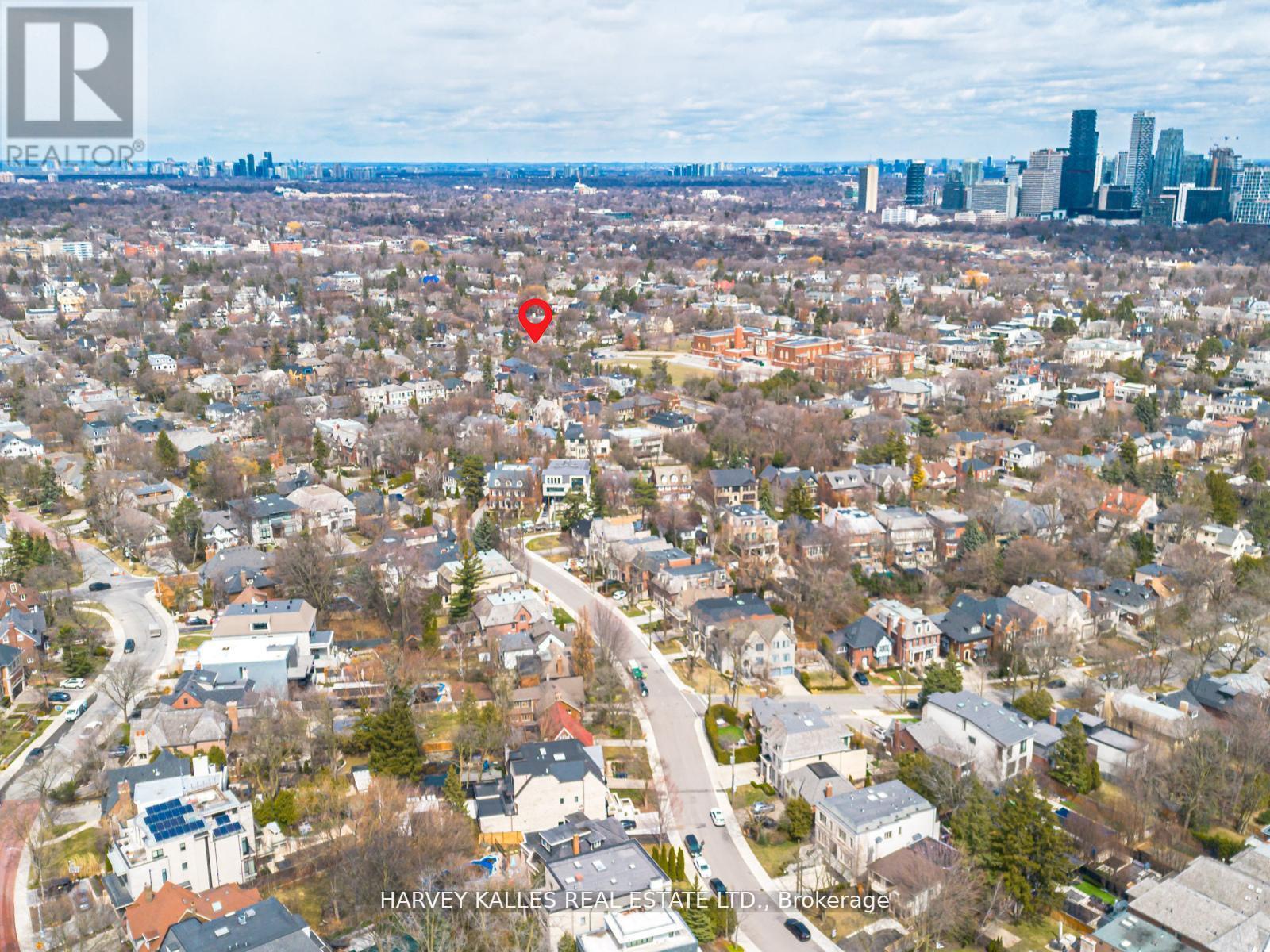 2 Silverwood Avenue, Toronto (forest Hill South), Ontario