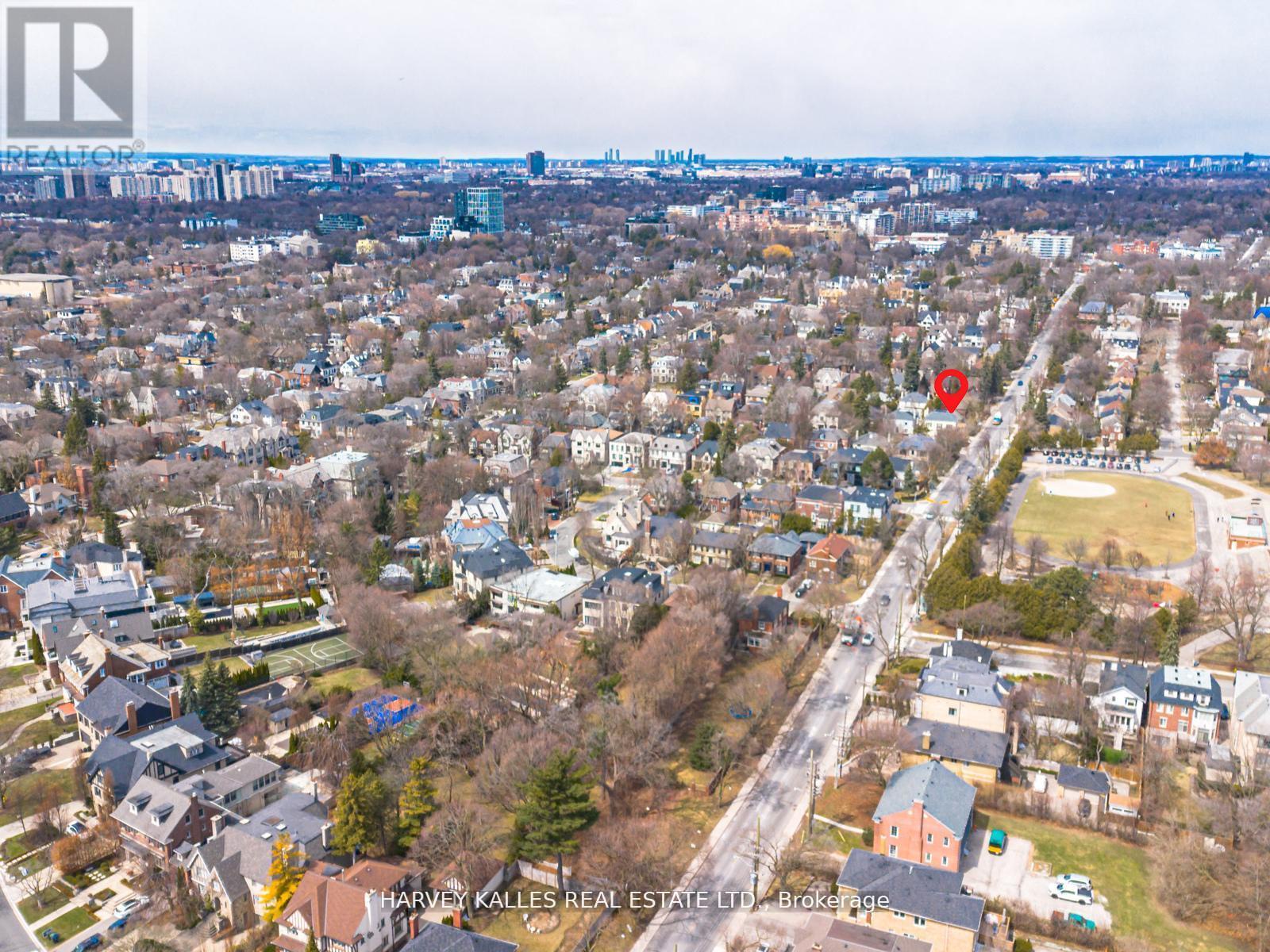 2 Silverwood Avenue, Toronto (forest Hill South), Ontario