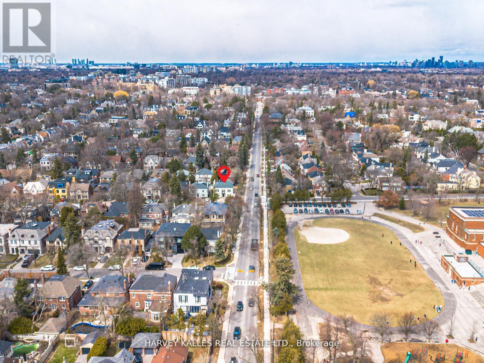 2 Silverwood Avenue, Toronto (forest Hill South), Ontario