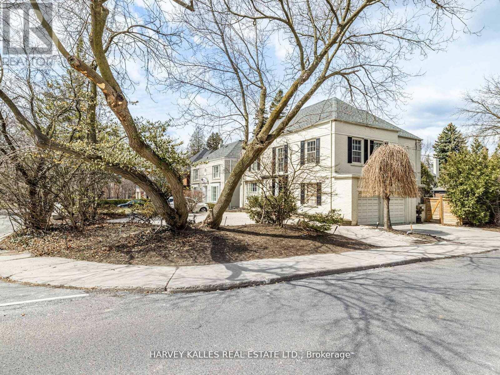 2 Silverwood Avenue, Toronto (forest Hill South), Ontario