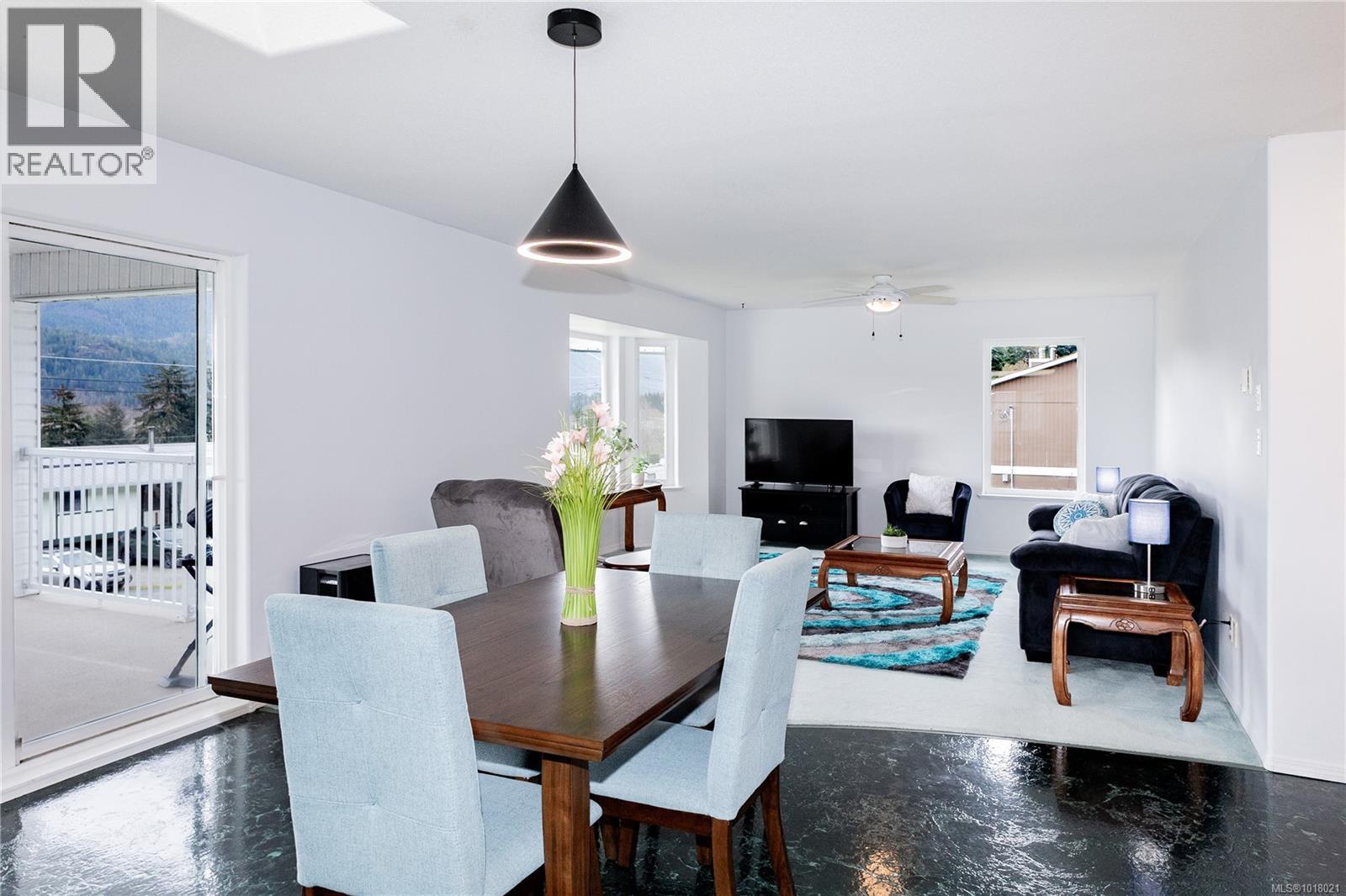 440 Macmillan Dr, Sayward, British Columbia