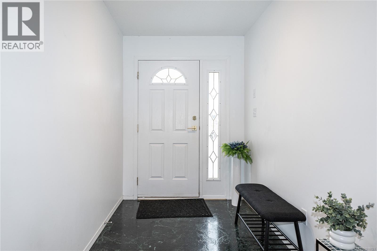 440 Macmillan Dr, Sayward, British Columbia