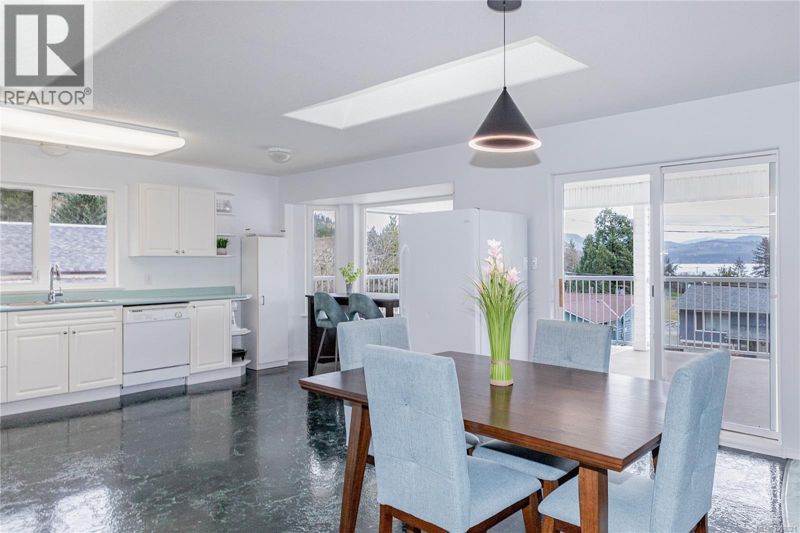 440 Macmillan Dr, Sayward, British Columbia