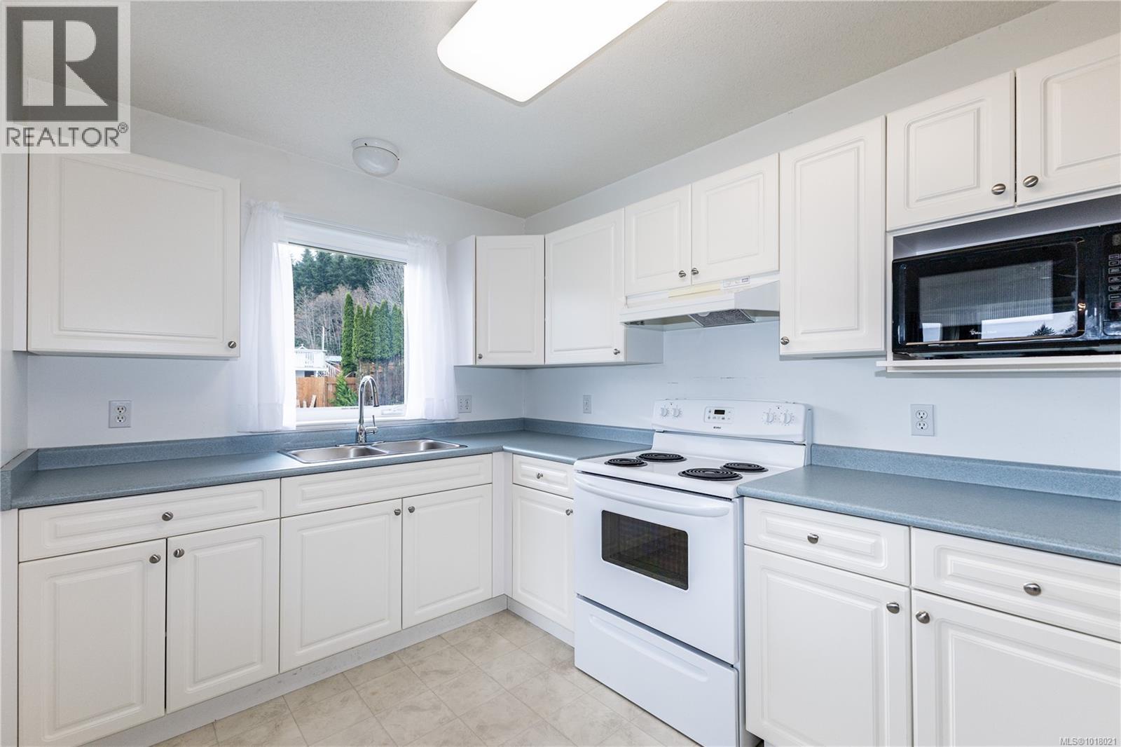 440 Macmillan Dr, Sayward, British Columbia