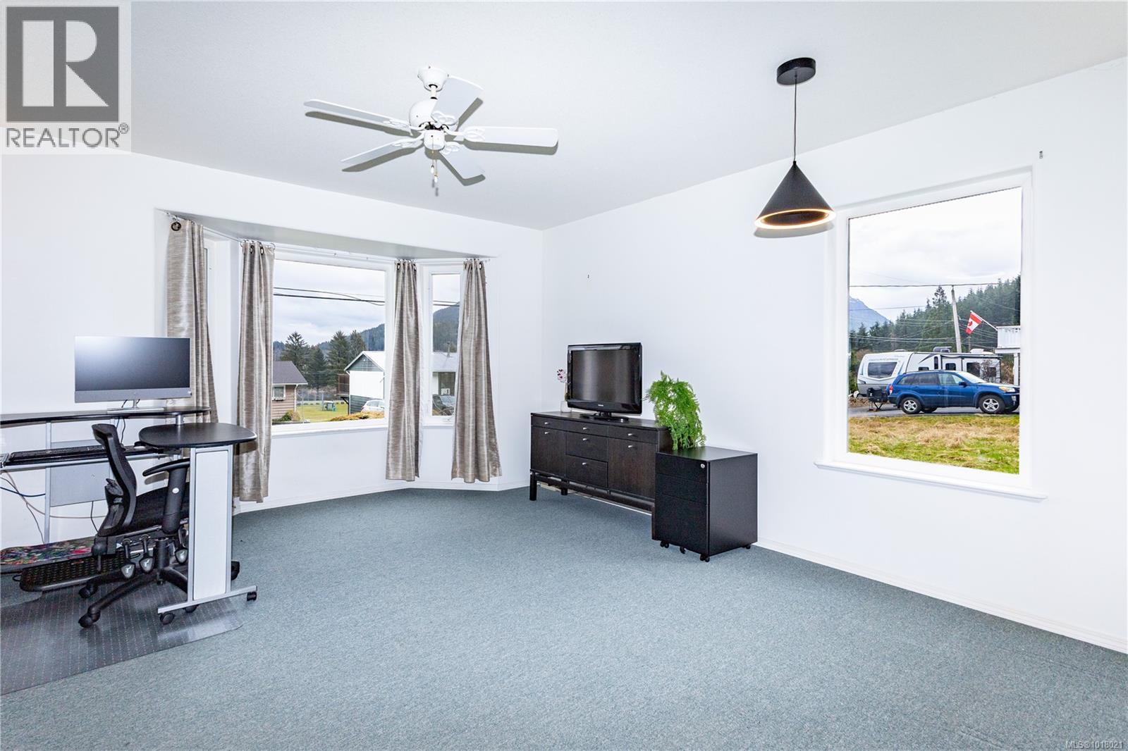 440 Macmillan Dr, Sayward, British Columbia