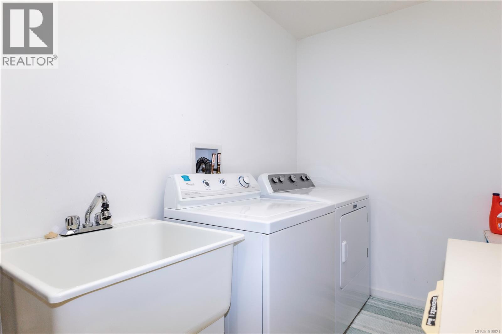 440 Macmillan Dr, Sayward, British Columbia