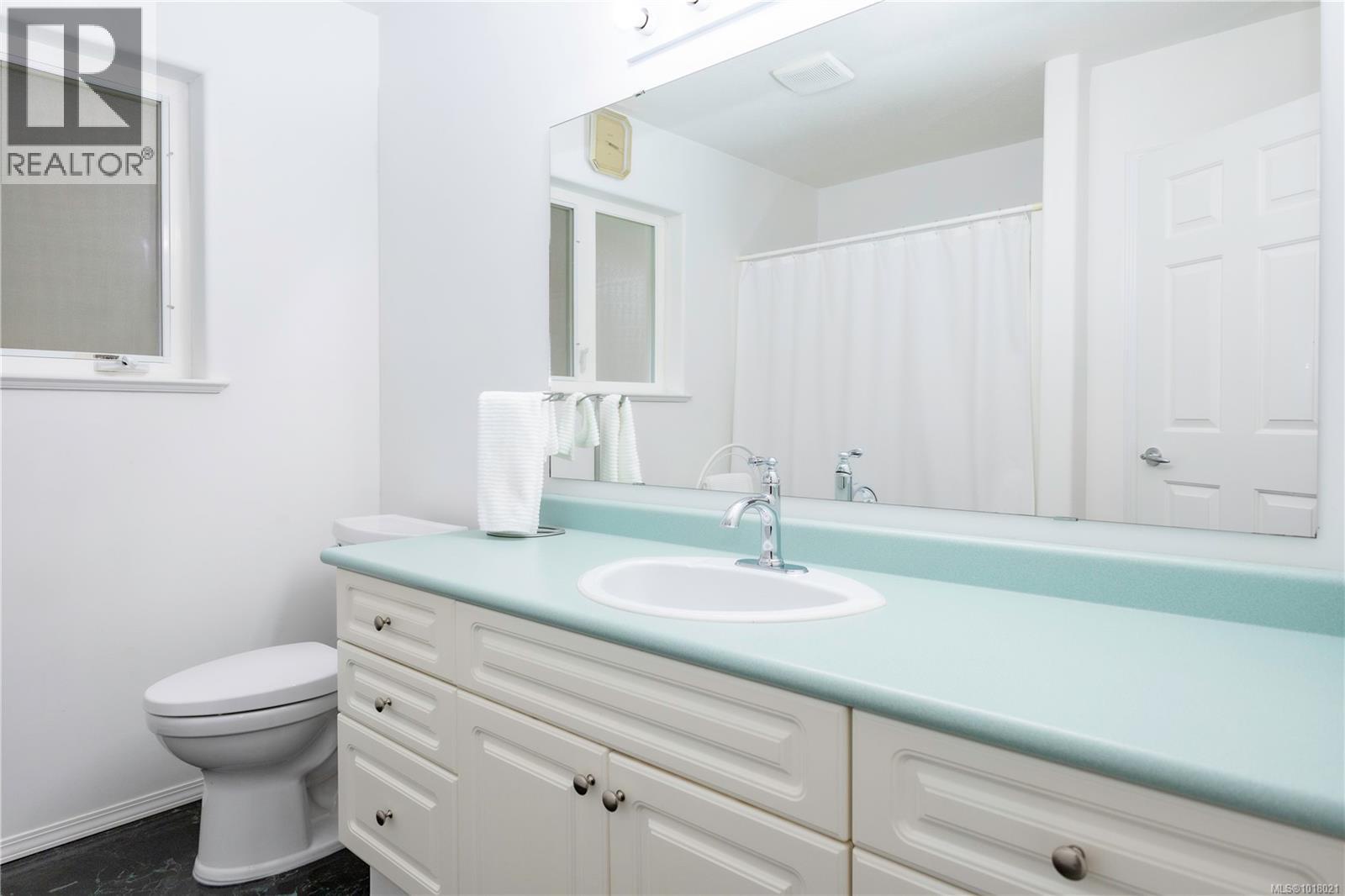 440 Macmillan Dr, Sayward, British Columbia