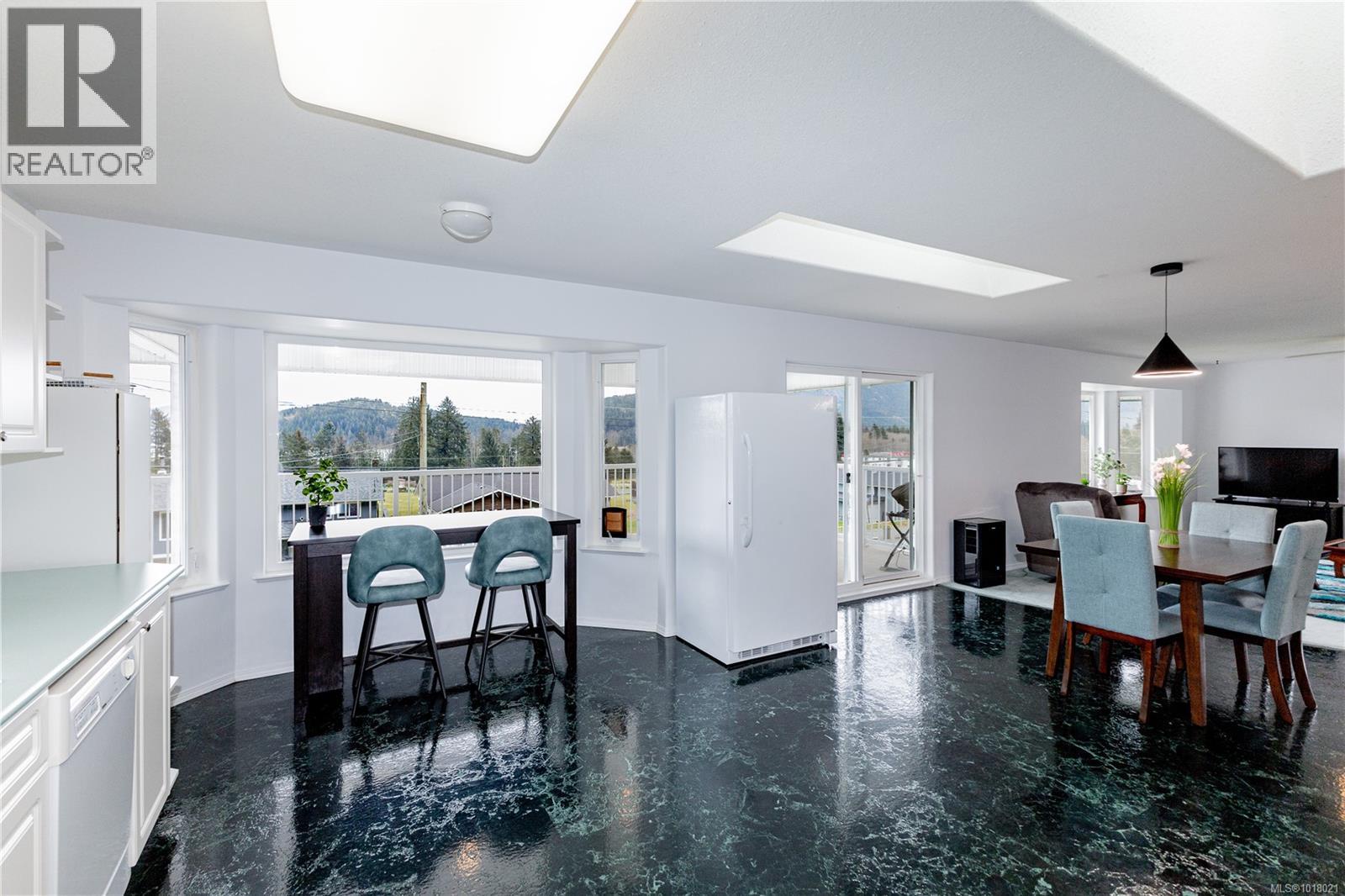 440 Macmillan Dr, Sayward, British Columbia