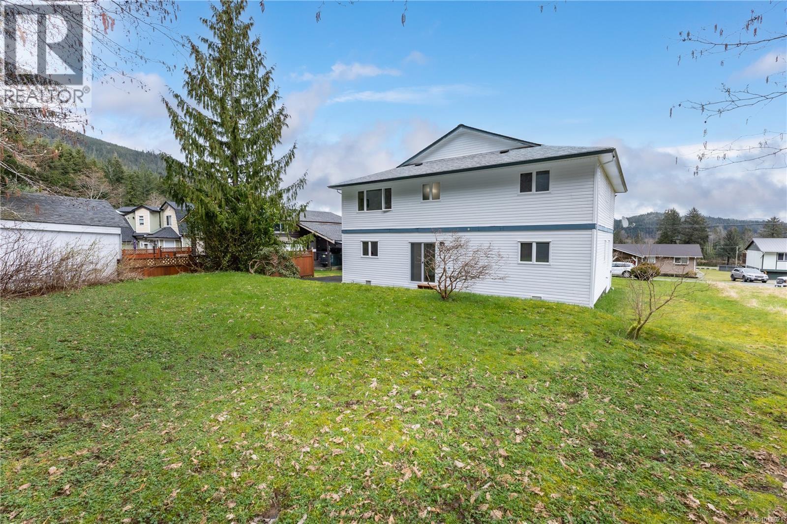 440 Macmillan Dr, Sayward, British Columbia