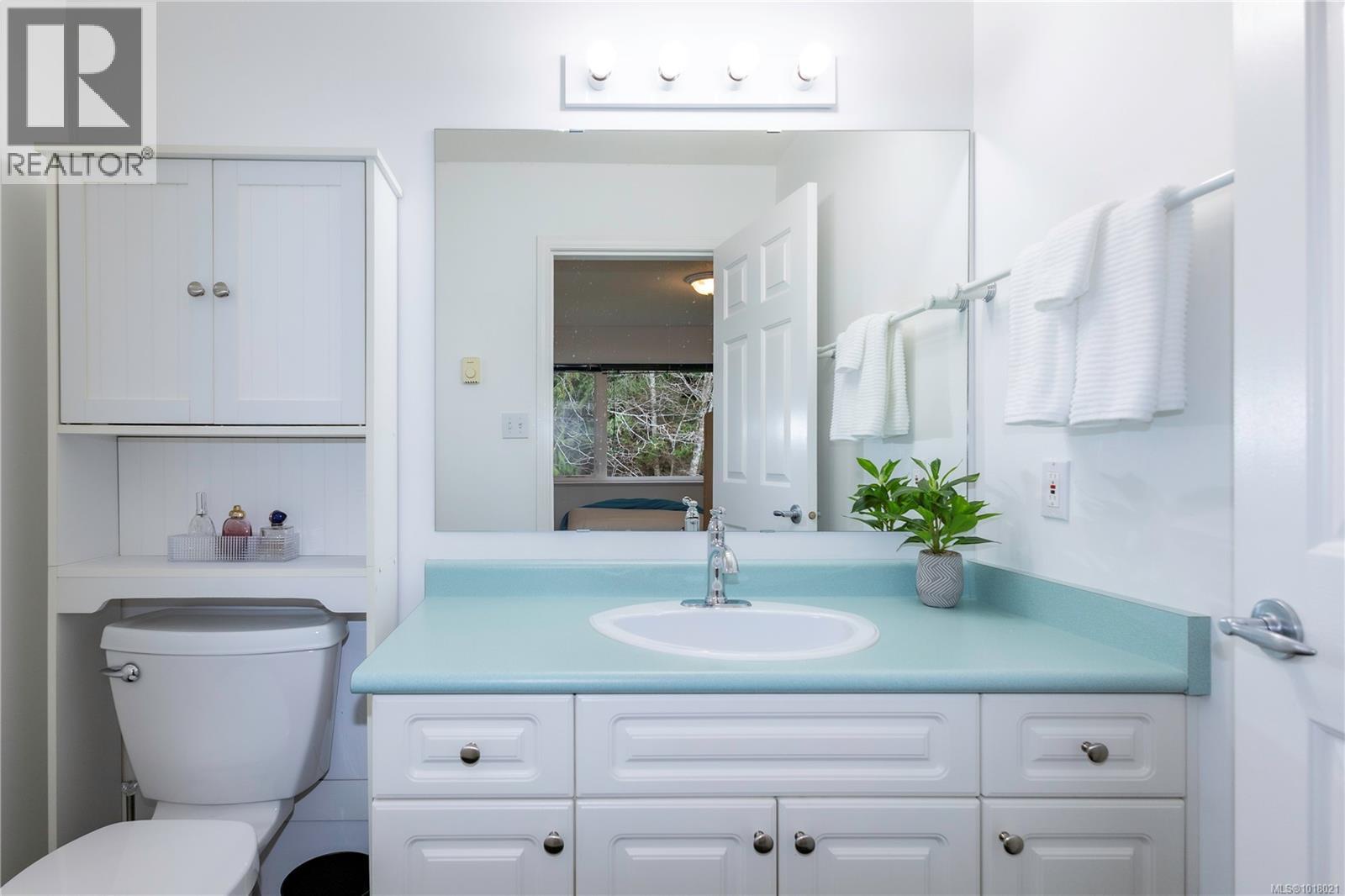 440 Macmillan Dr, Sayward, British Columbia