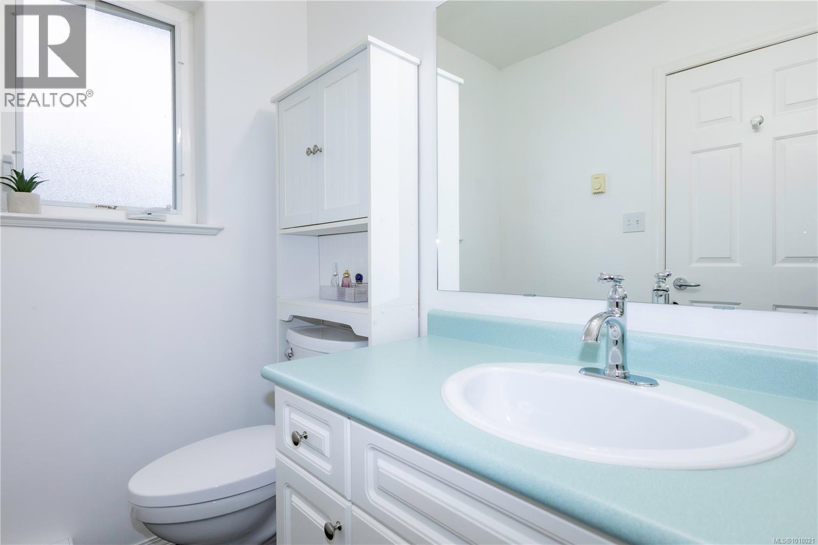 440 Macmillan Dr, Sayward, British Columbia