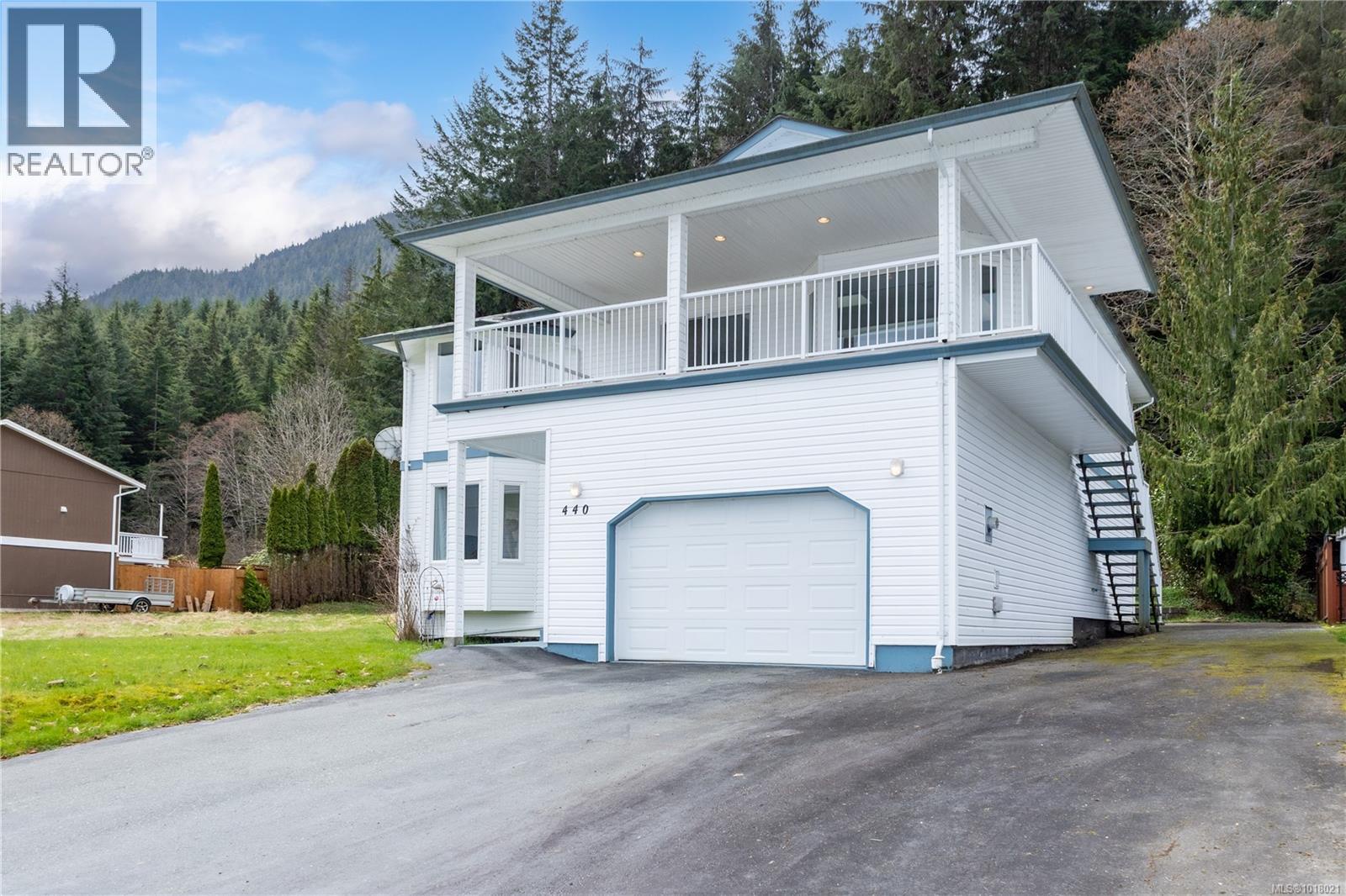440 Macmillan Dr, Sayward, British Columbia