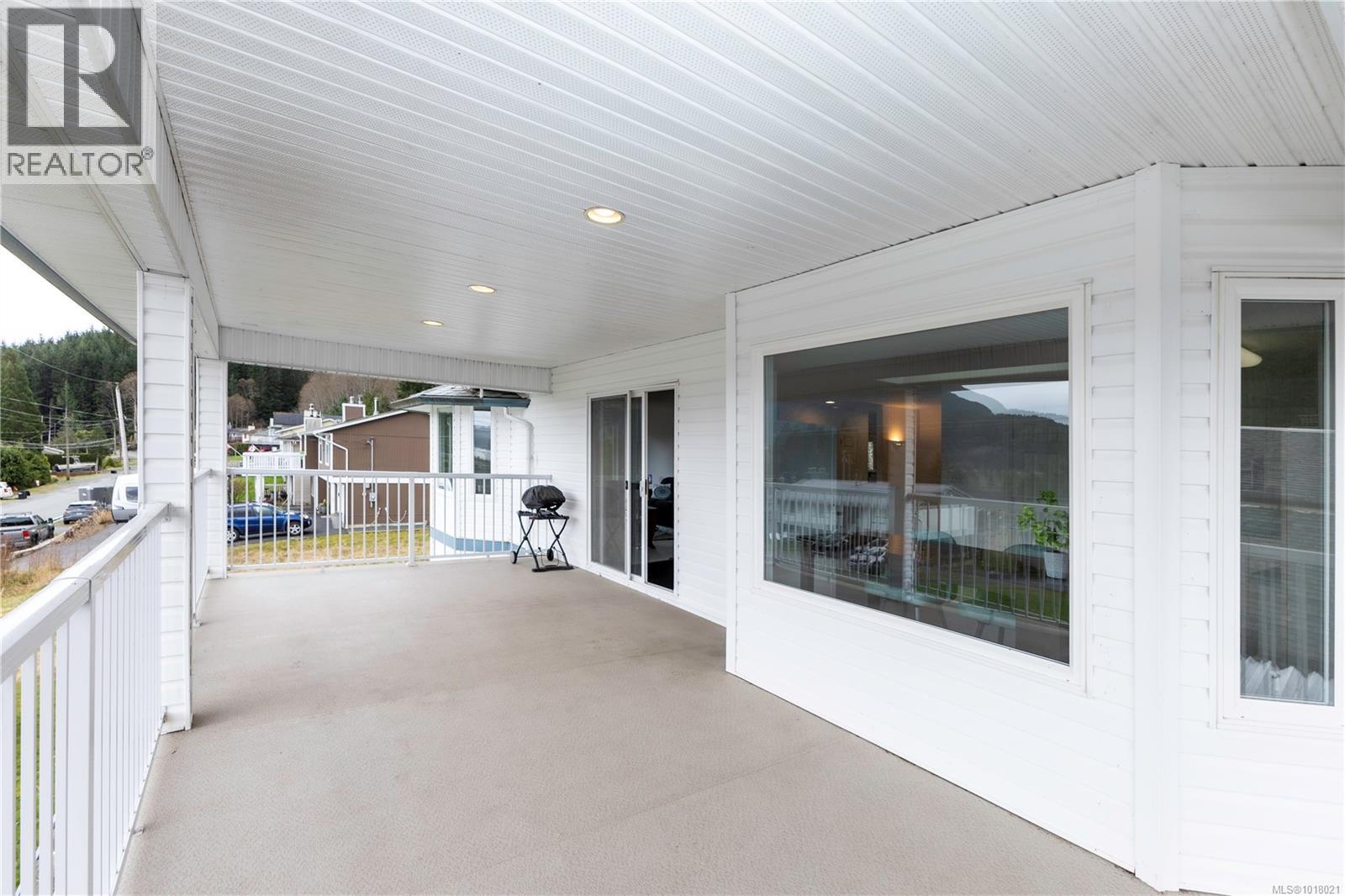 440 Macmillan Dr, Sayward, British Columbia