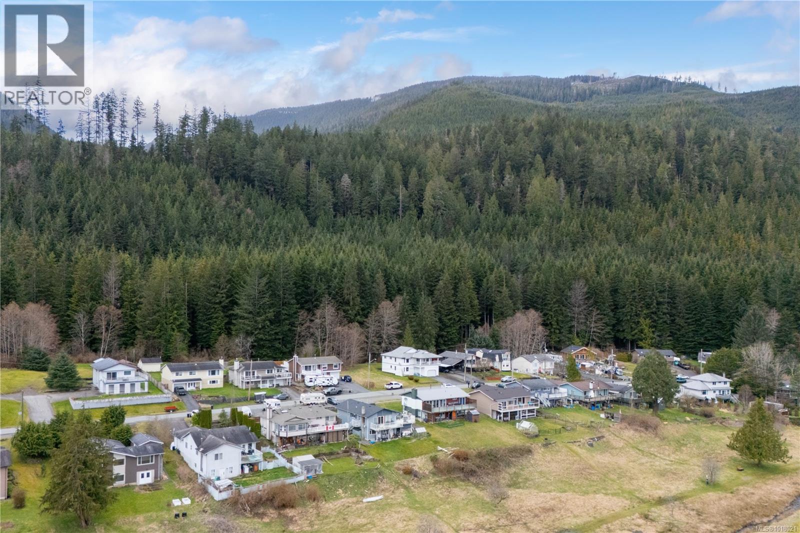 440 Macmillan Dr, Sayward, British Columbia