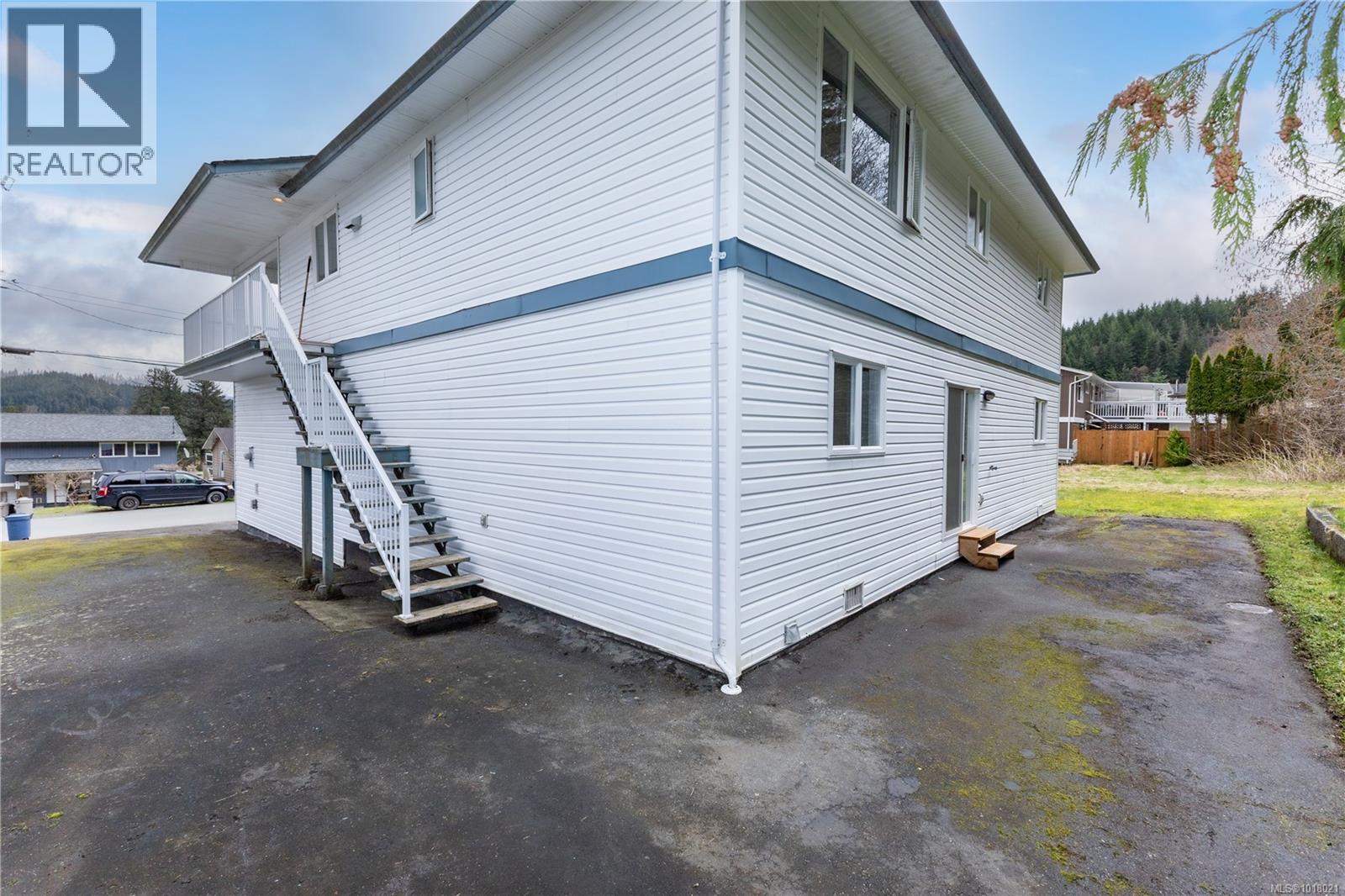 440 Macmillan Dr, Sayward, British Columbia