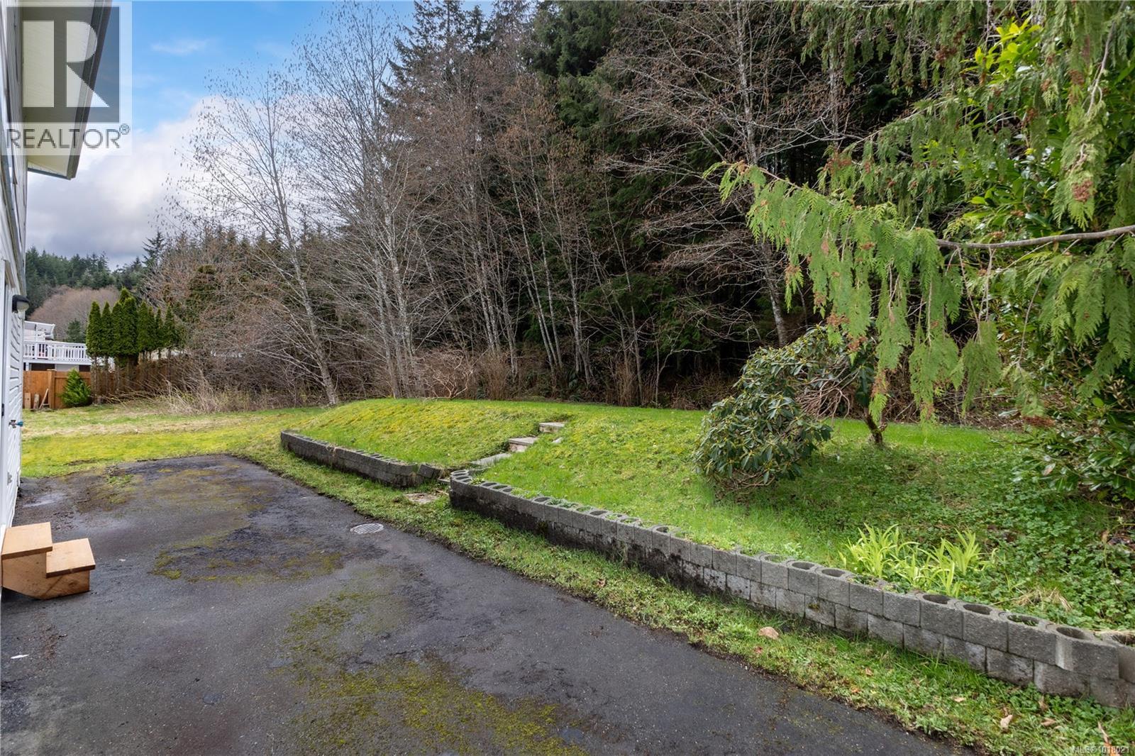 440 Macmillan Dr, Sayward, British Columbia