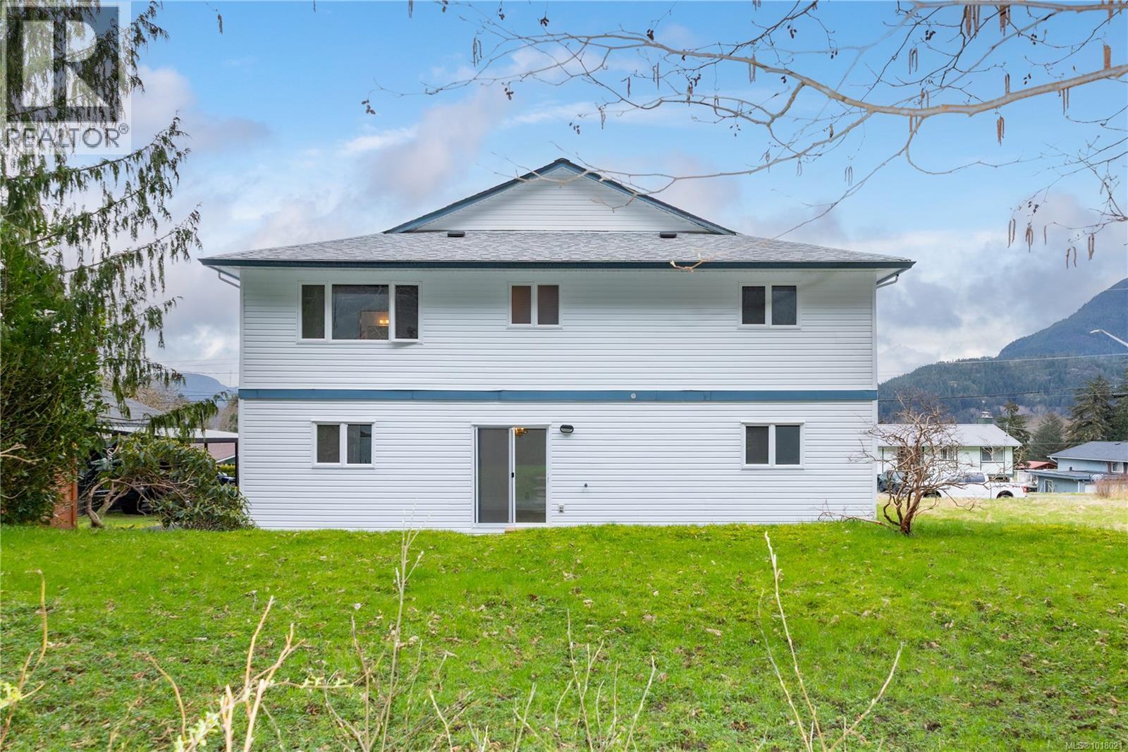 440 Macmillan Dr, Sayward, British Columbia