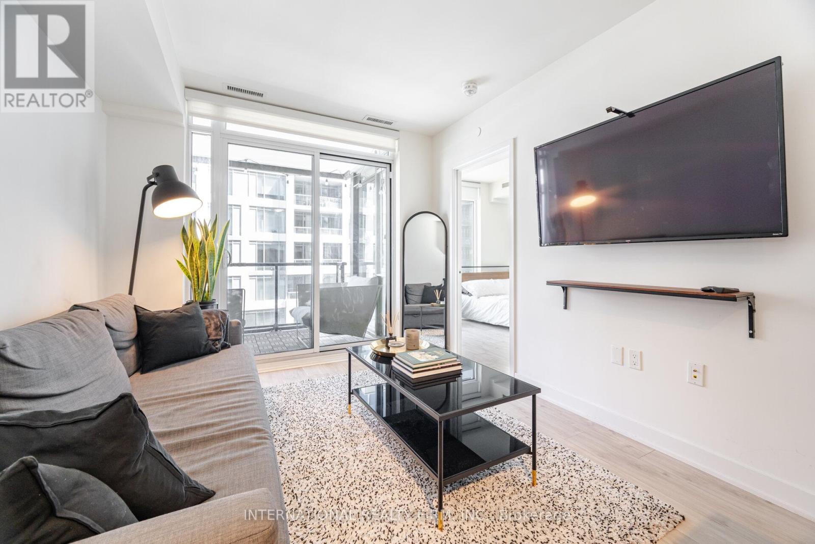 1012 - 27 Bathurst Street, Toronto (waterfront Communities), Ontario