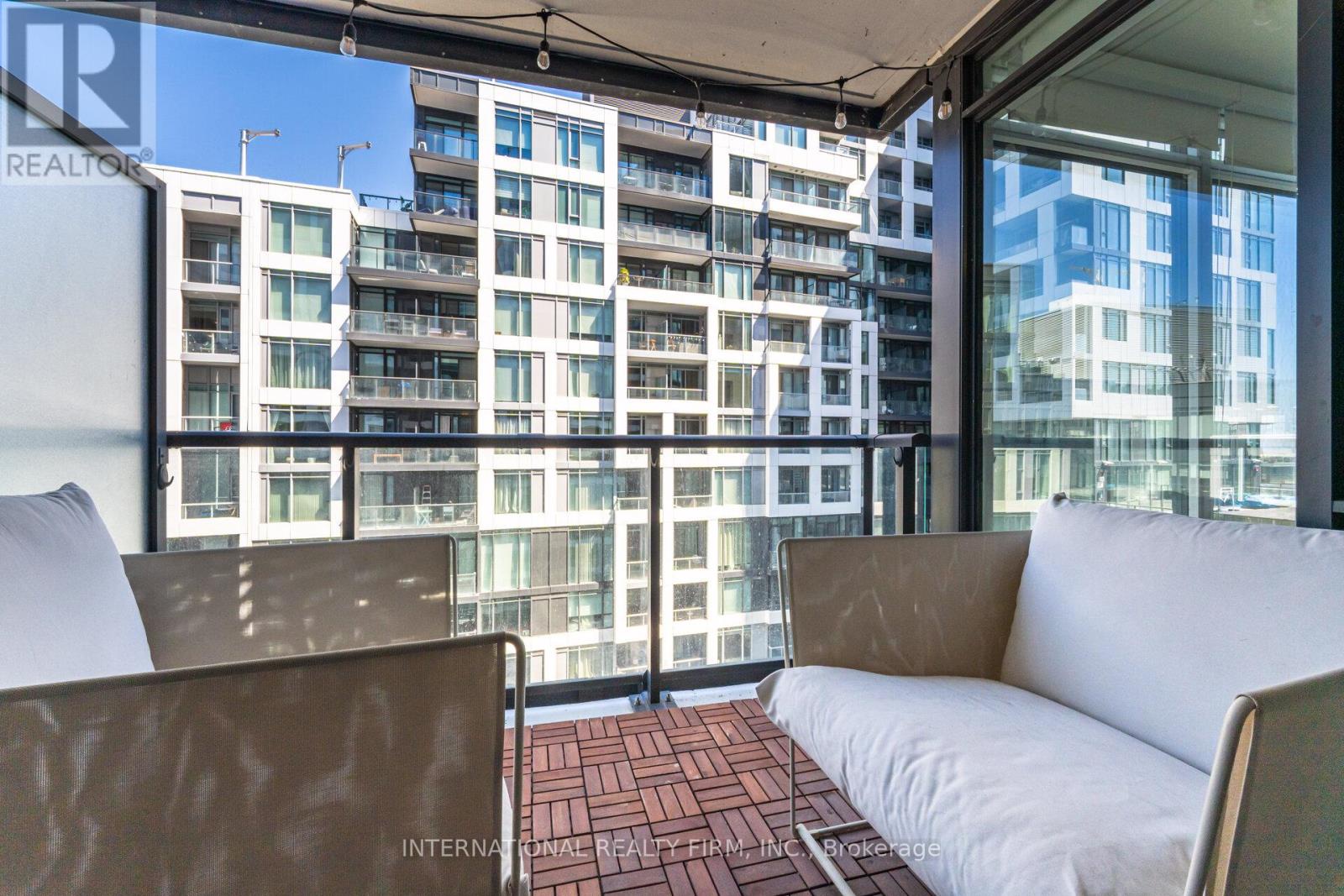 1012 - 27 Bathurst Street, Toronto (waterfront Communities), Ontario