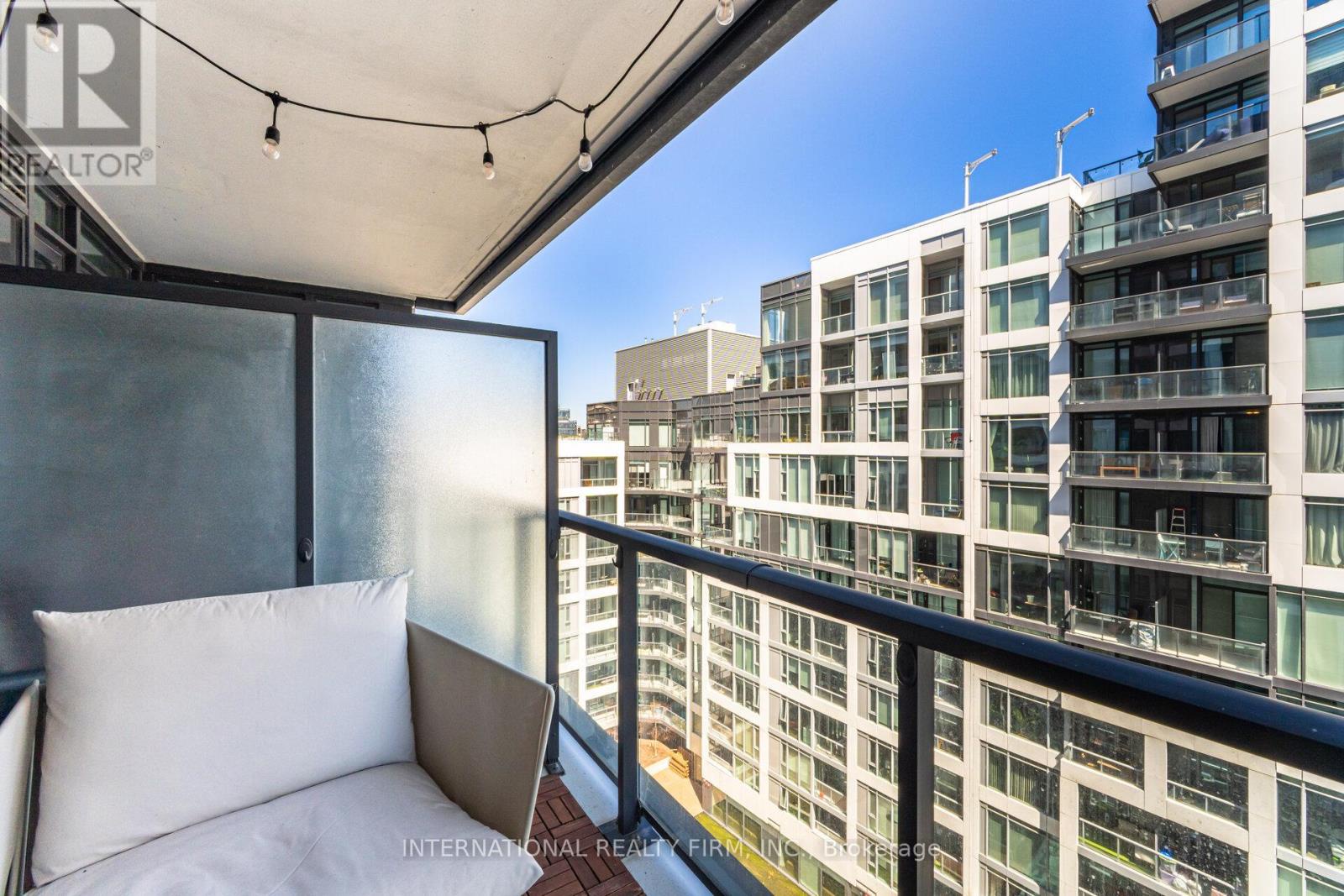 1012 - 27 Bathurst Street, Toronto (waterfront Communities), Ontario