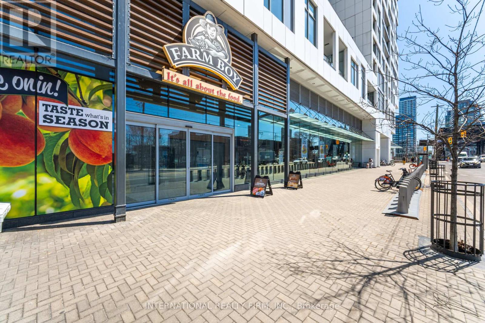 1012 - 27 Bathurst Street, Toronto (waterfront Communities), Ontario