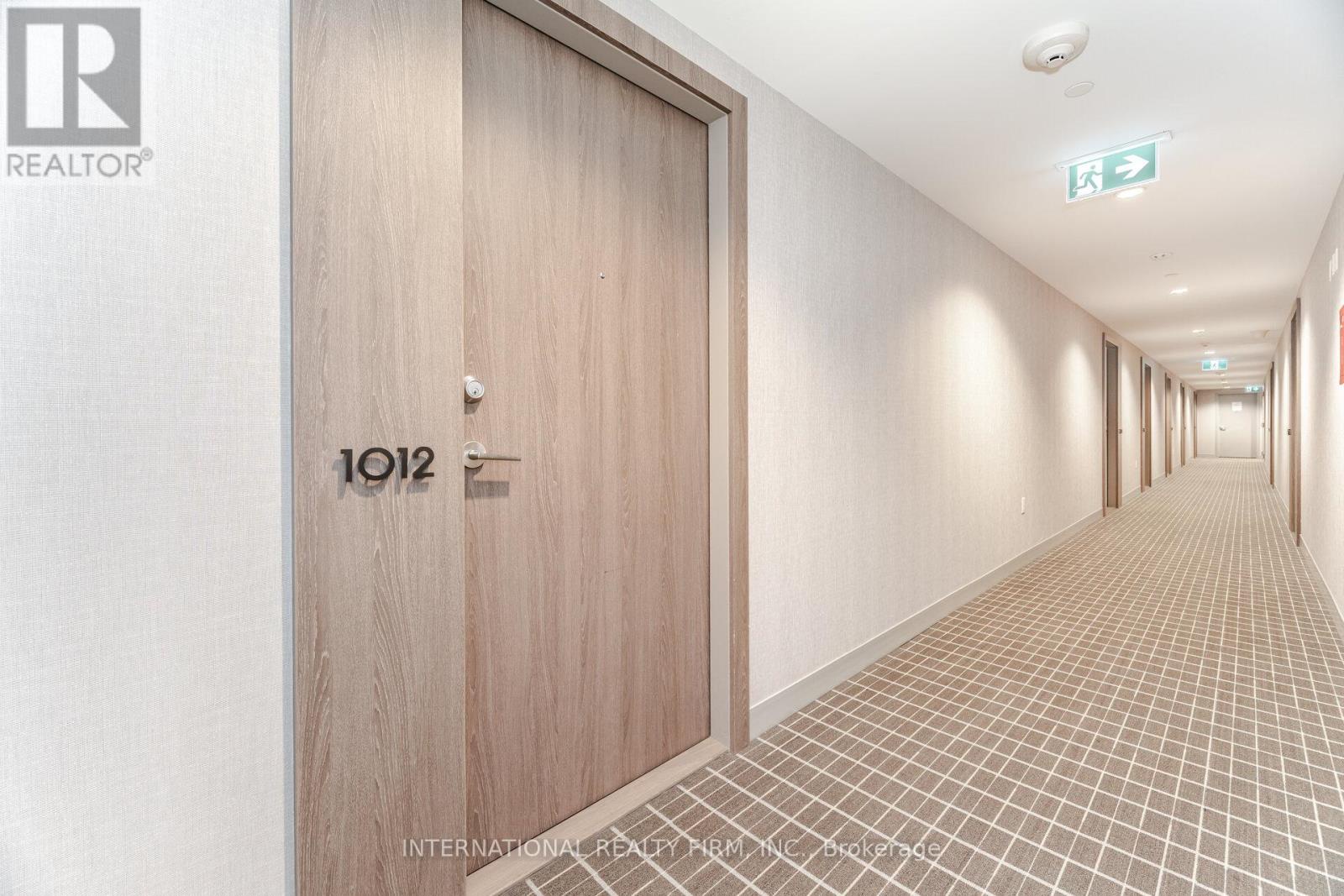 1012 - 27 Bathurst Street, Toronto (waterfront Communities), Ontario