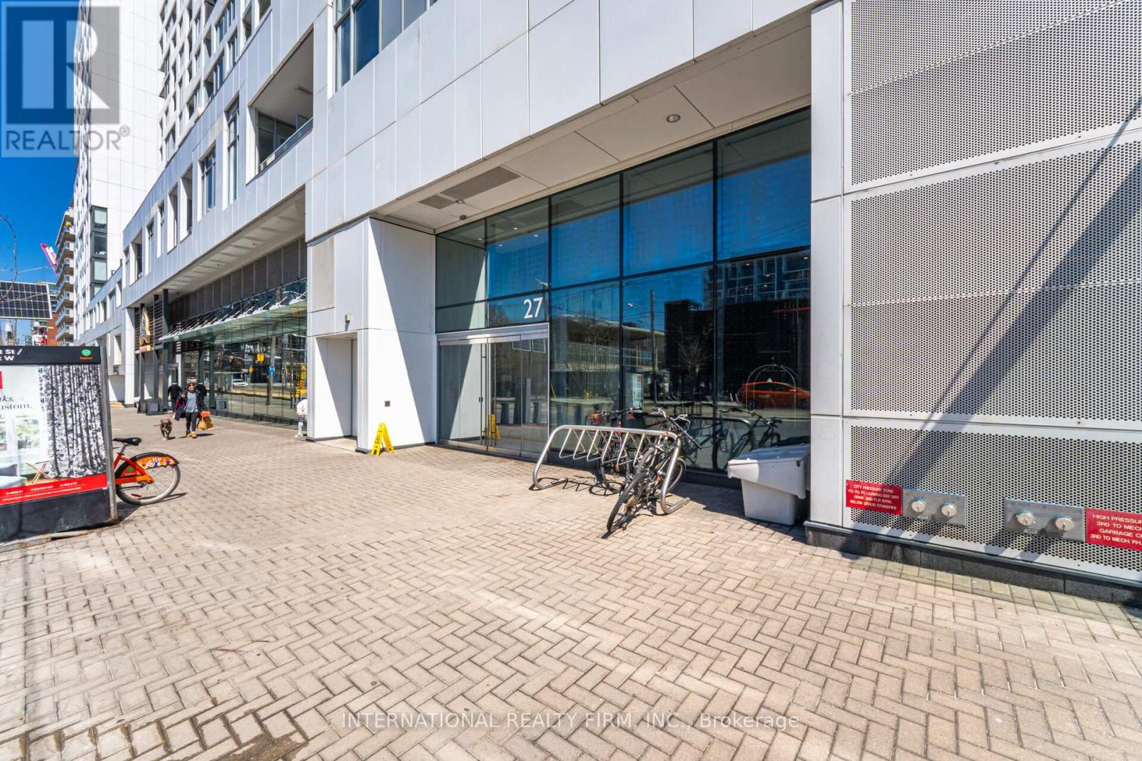 1012 - 27 Bathurst Street, Toronto (waterfront Communities), Ontario