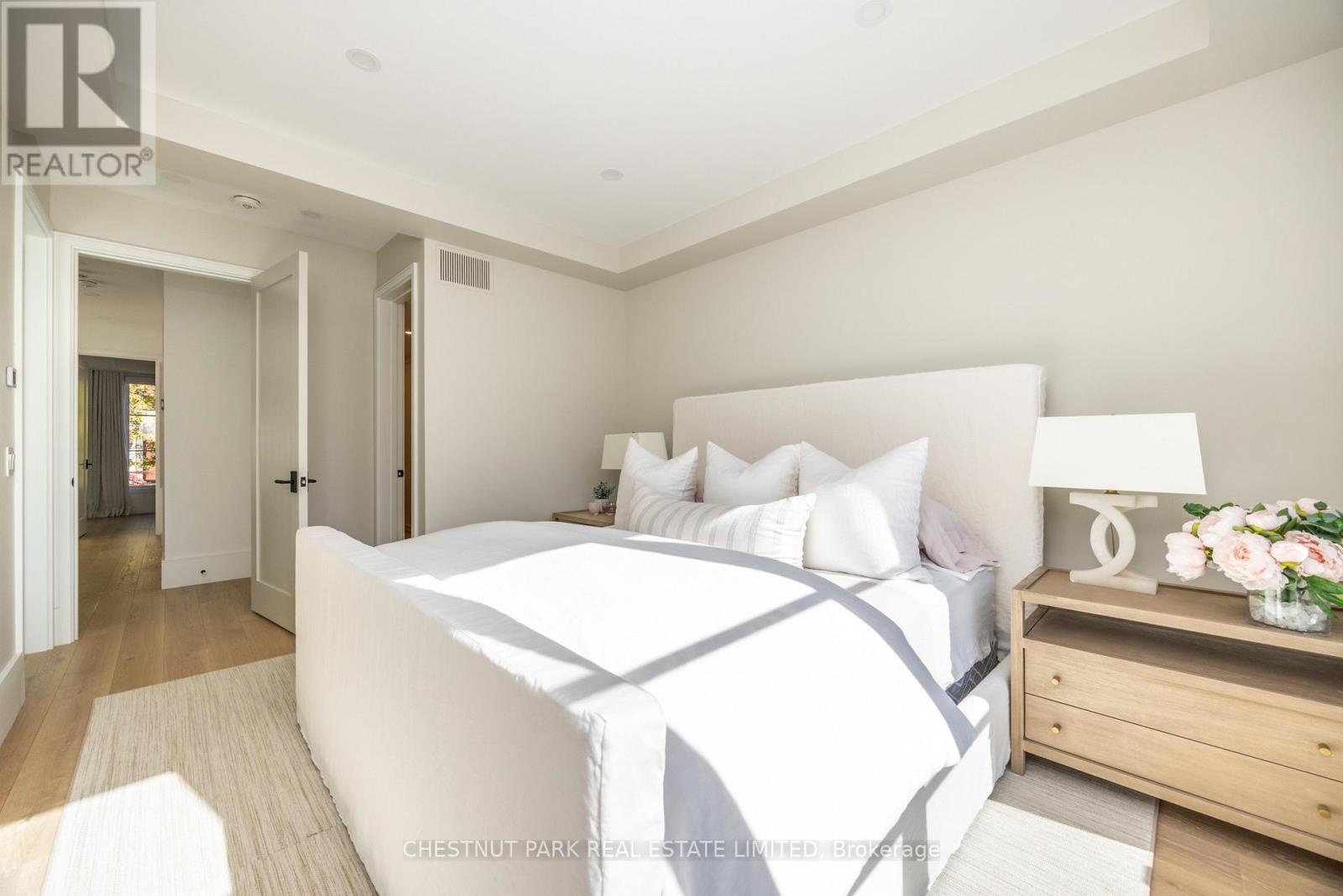 229 Sheldrake Boulevard, Toronto (mount Pleasant East), Ontario