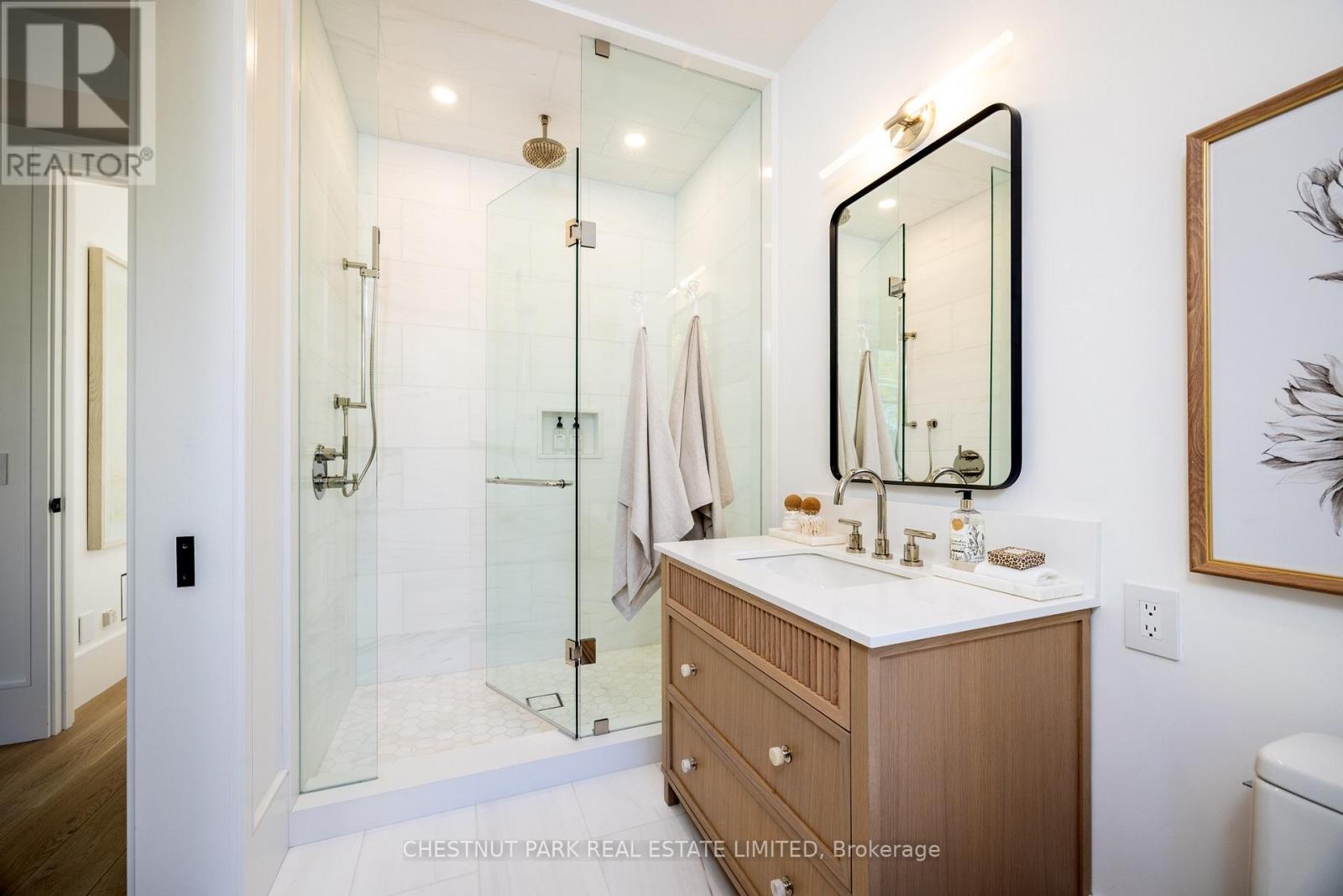 229 Sheldrake Boulevard, Toronto (mount Pleasant East), Ontario