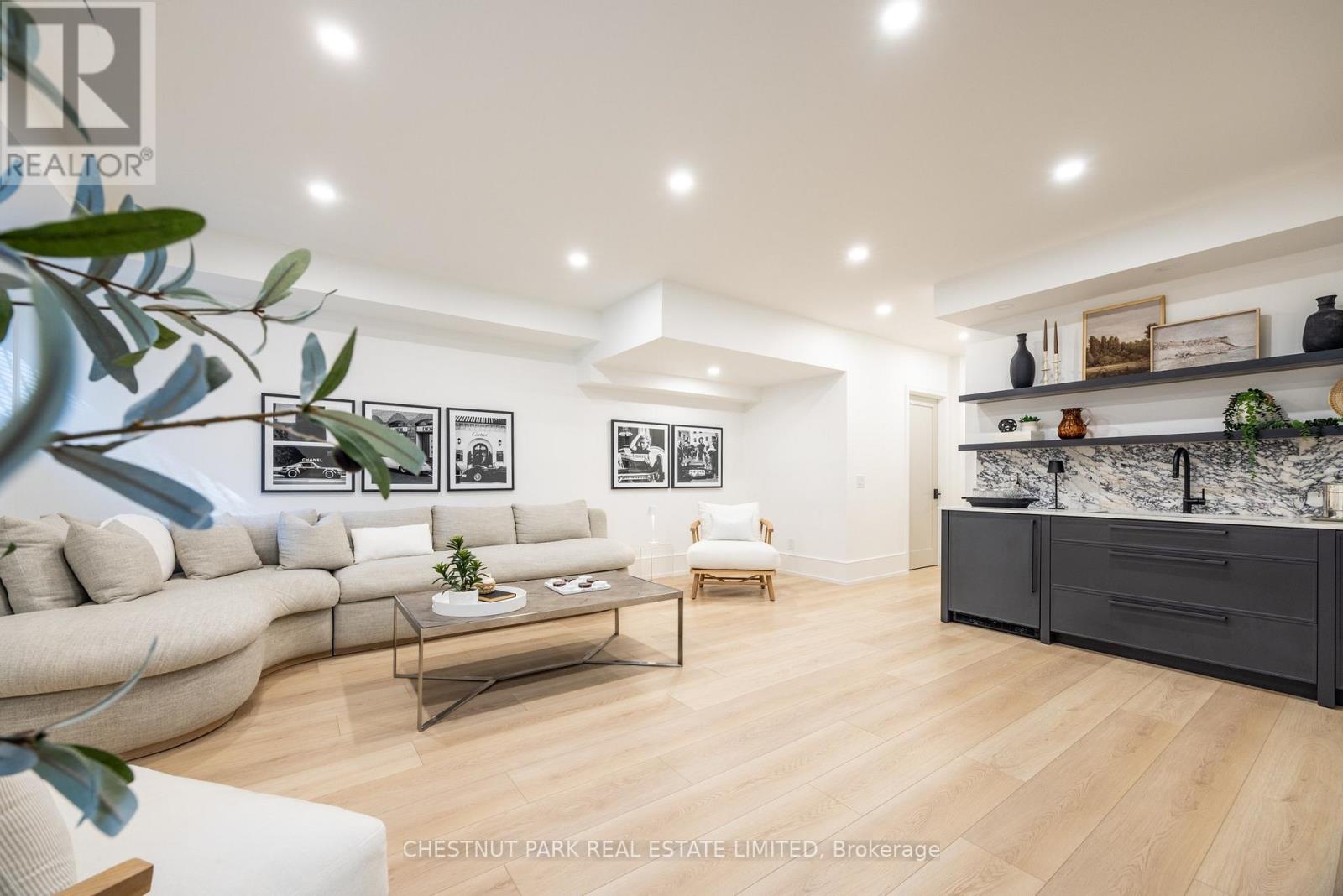 229 Sheldrake Boulevard, Toronto (mount Pleasant East), Ontario