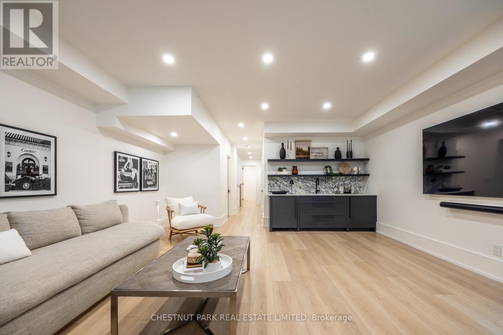 229 Sheldrake Boulevard, Toronto (mount Pleasant East), Ontario