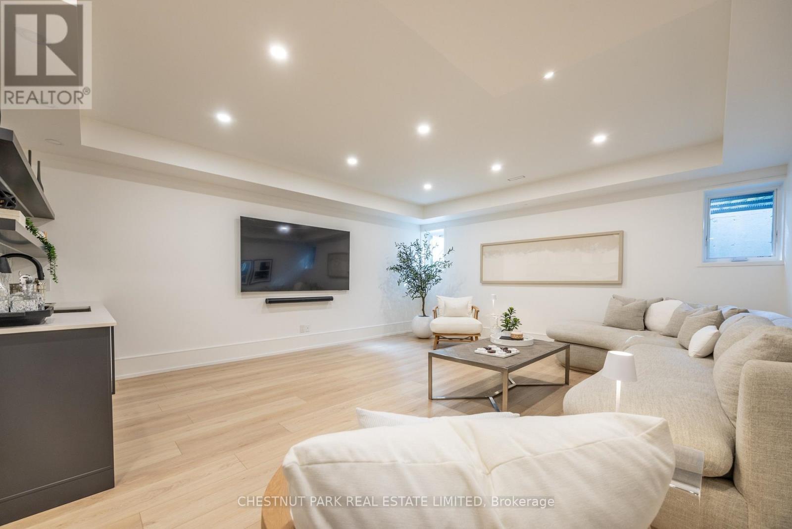 229 Sheldrake Boulevard, Toronto (mount Pleasant East), Ontario