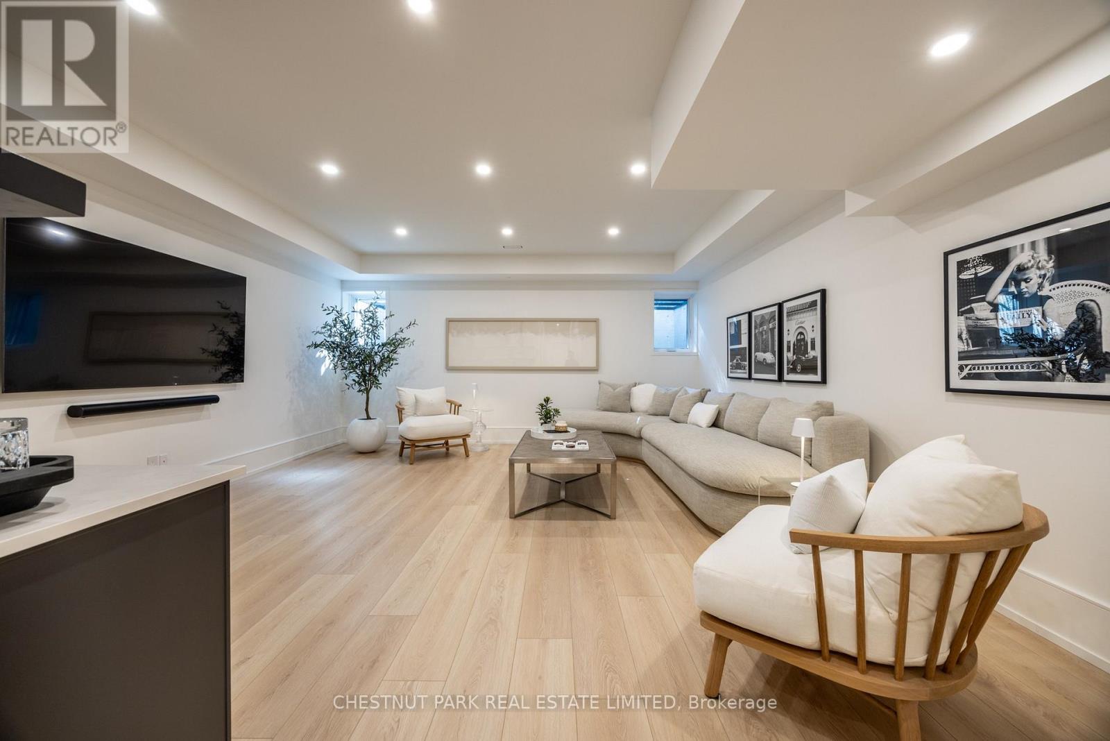 229 Sheldrake Boulevard, Toronto (mount Pleasant East), Ontario